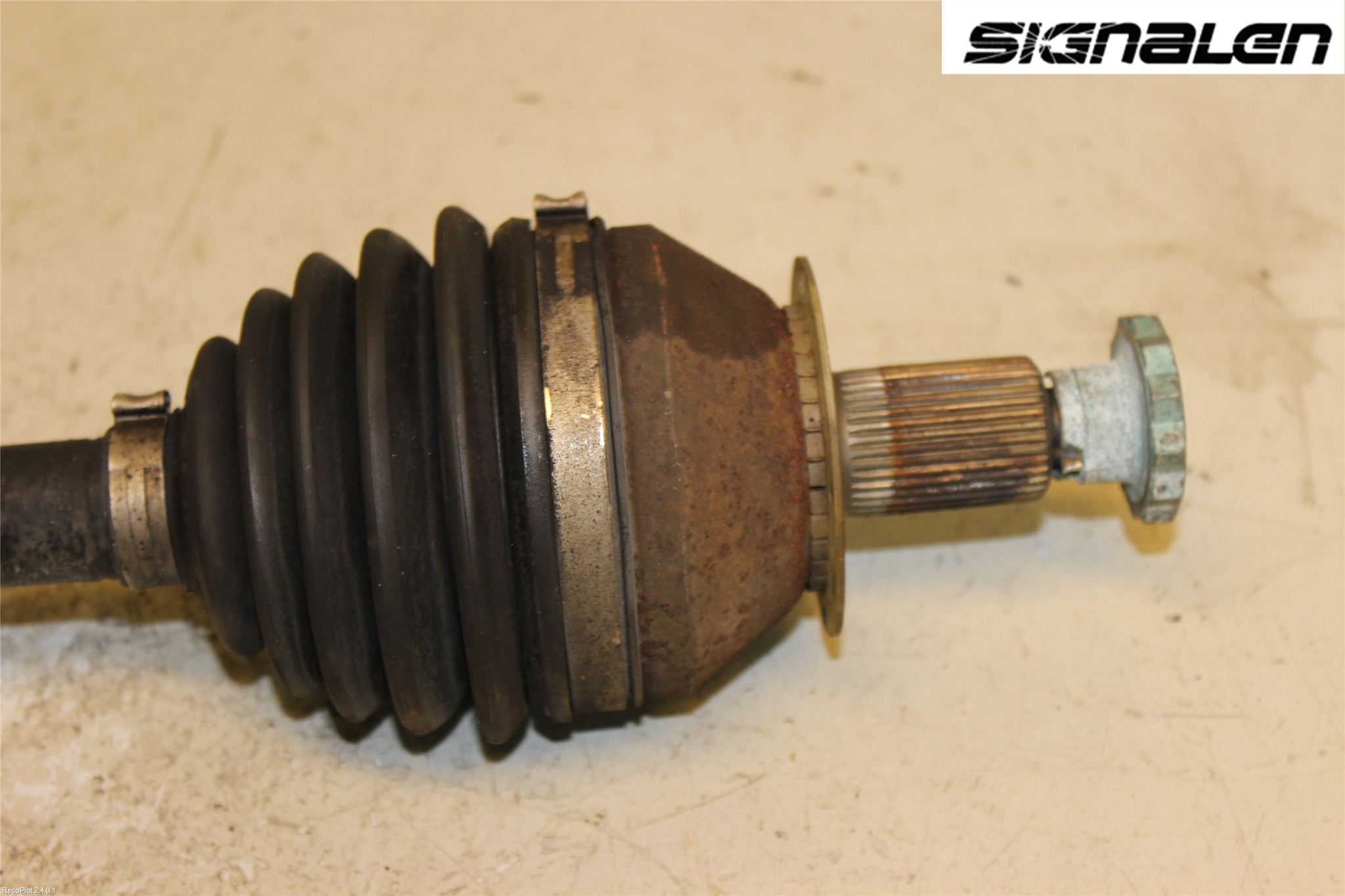Volkswagen VW POLO 10-17 Drivaksel Foran Kompl Venstre