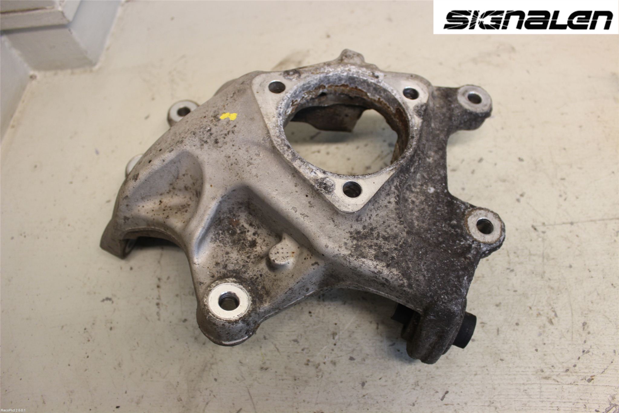 Opel INSIGNIA 09-16 Spindel Vb