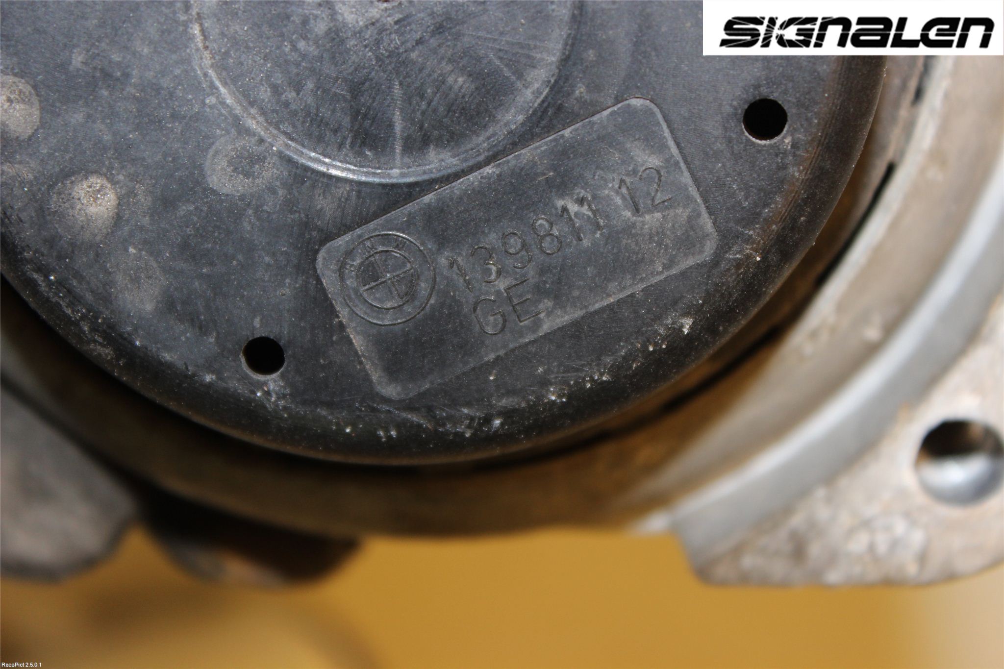 BMW 3 E90/91 SED/TOU 05-12 Motor Feste Gummi