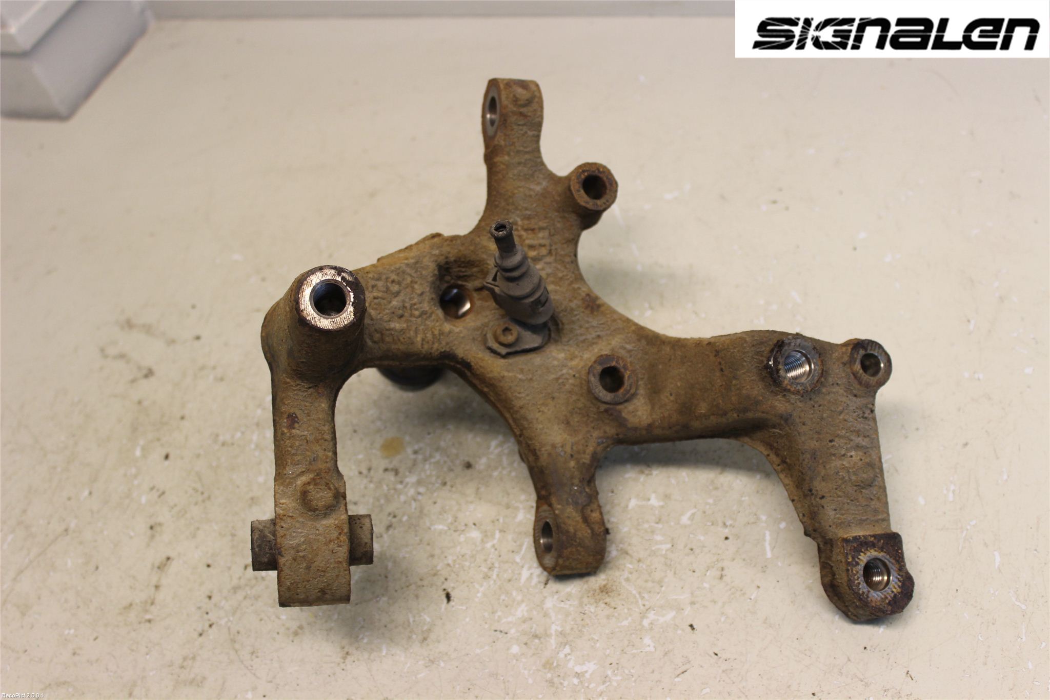 Volkswagen VW GOLF VI 09-13 Spindel Vb