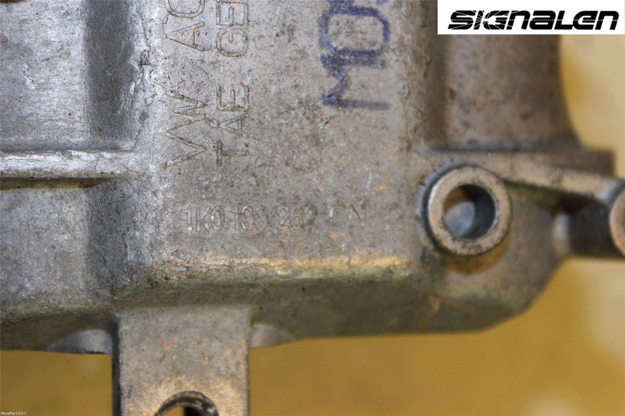 Volkswagen VW GOLF VI 09-13 Motor Feste Gummi