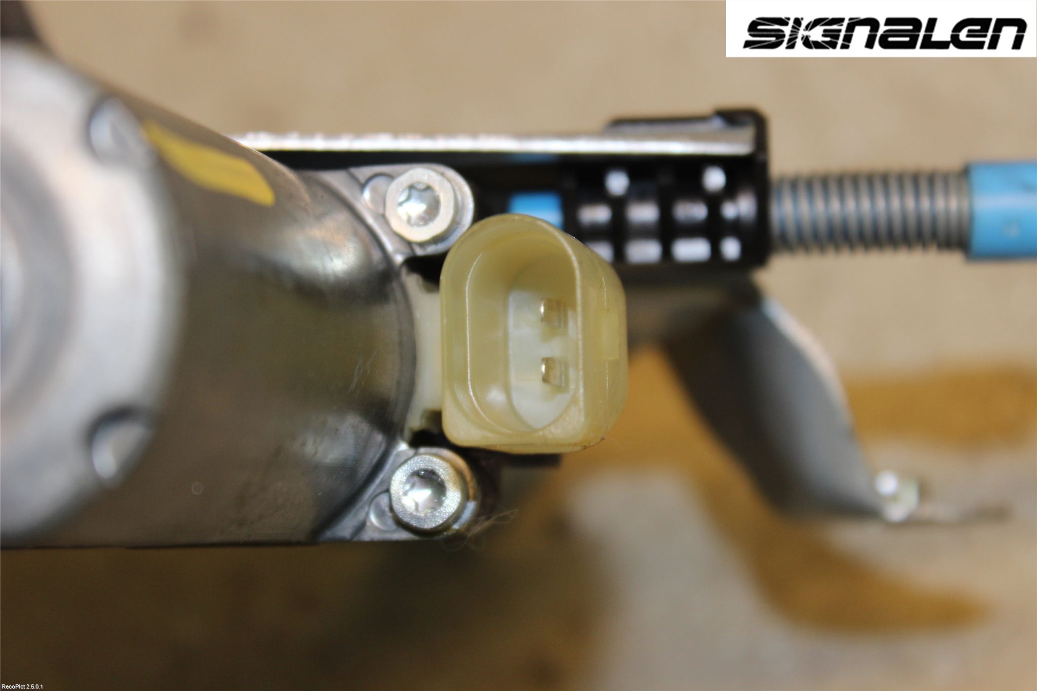 Ford TRANSIT CONNECT 09-13 Vindusheis El Komp