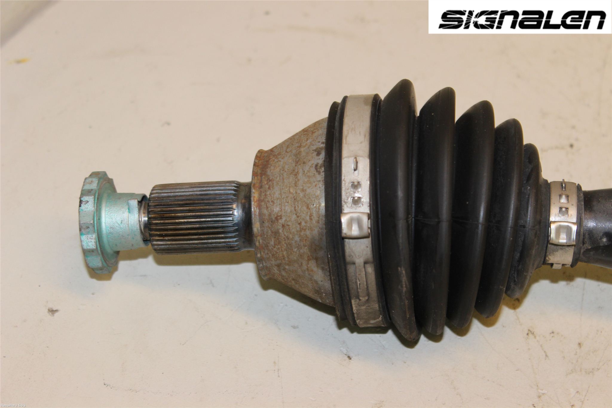 Volkswagen VW POLO 10-17 Drivaksel Foran Kompl Høyre