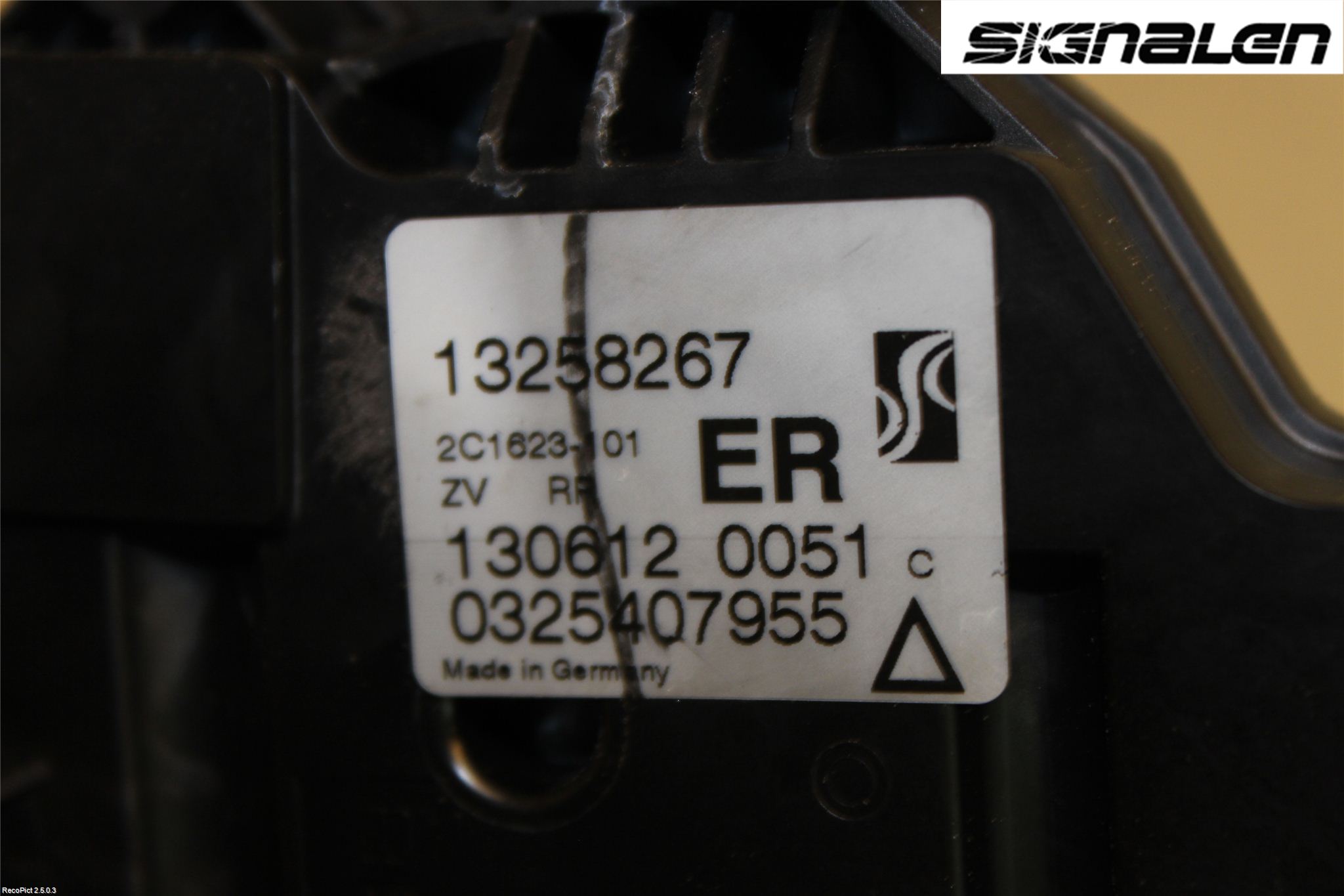Opel CORSA D 07-14 Dørlås - Låsekasse