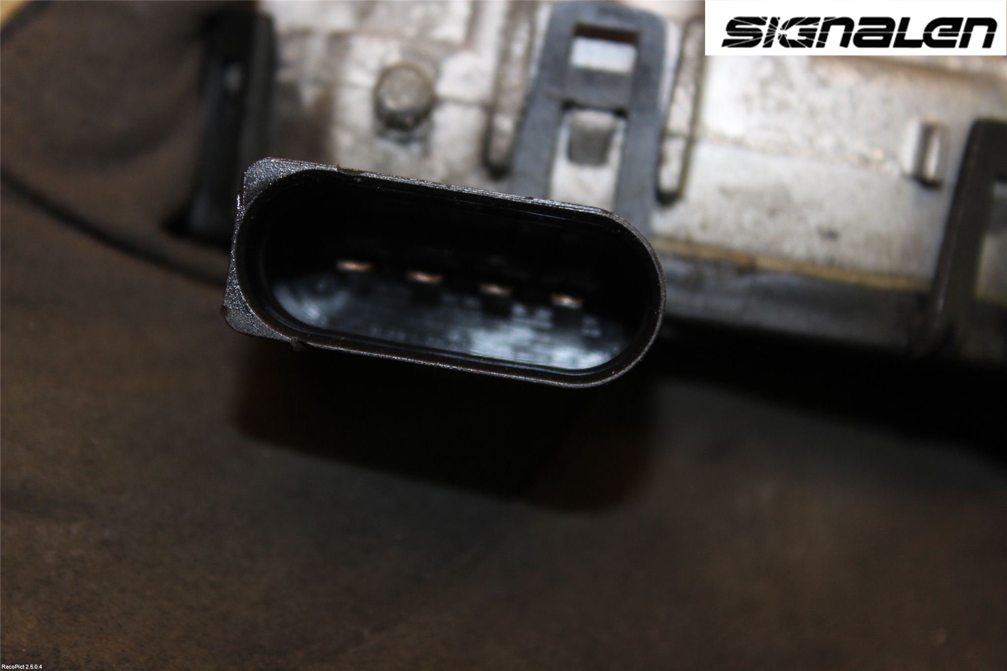 Ford FOCUS 08-11 Viskermotor Frontrute