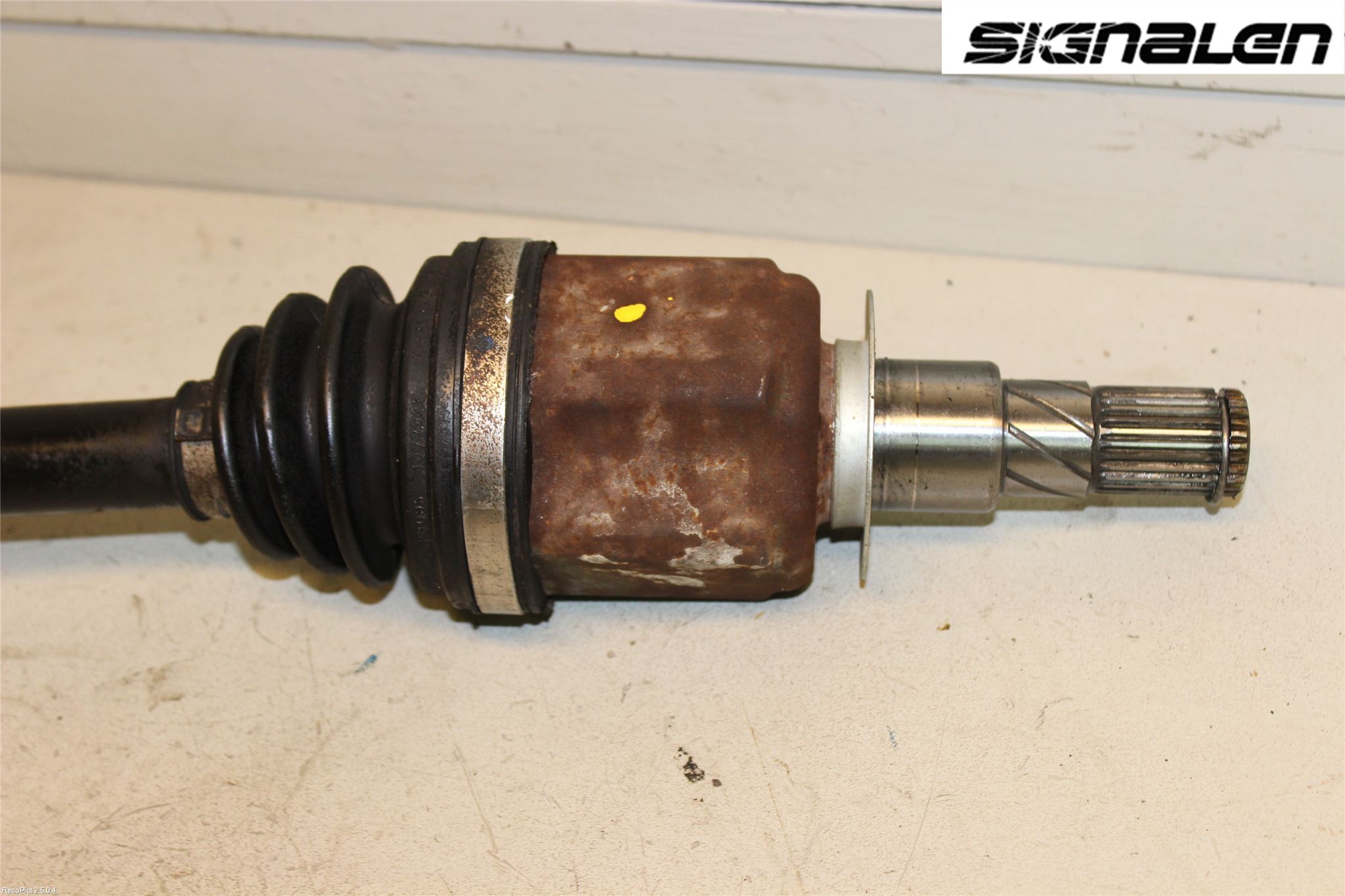 Nissan NAVARA 05-16 Drivaksel Foran Kompl Venstre