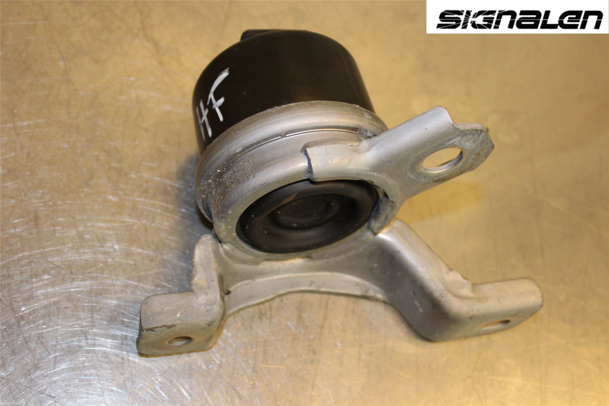 Volvo XC70 08-13 Motor Feste Gummi