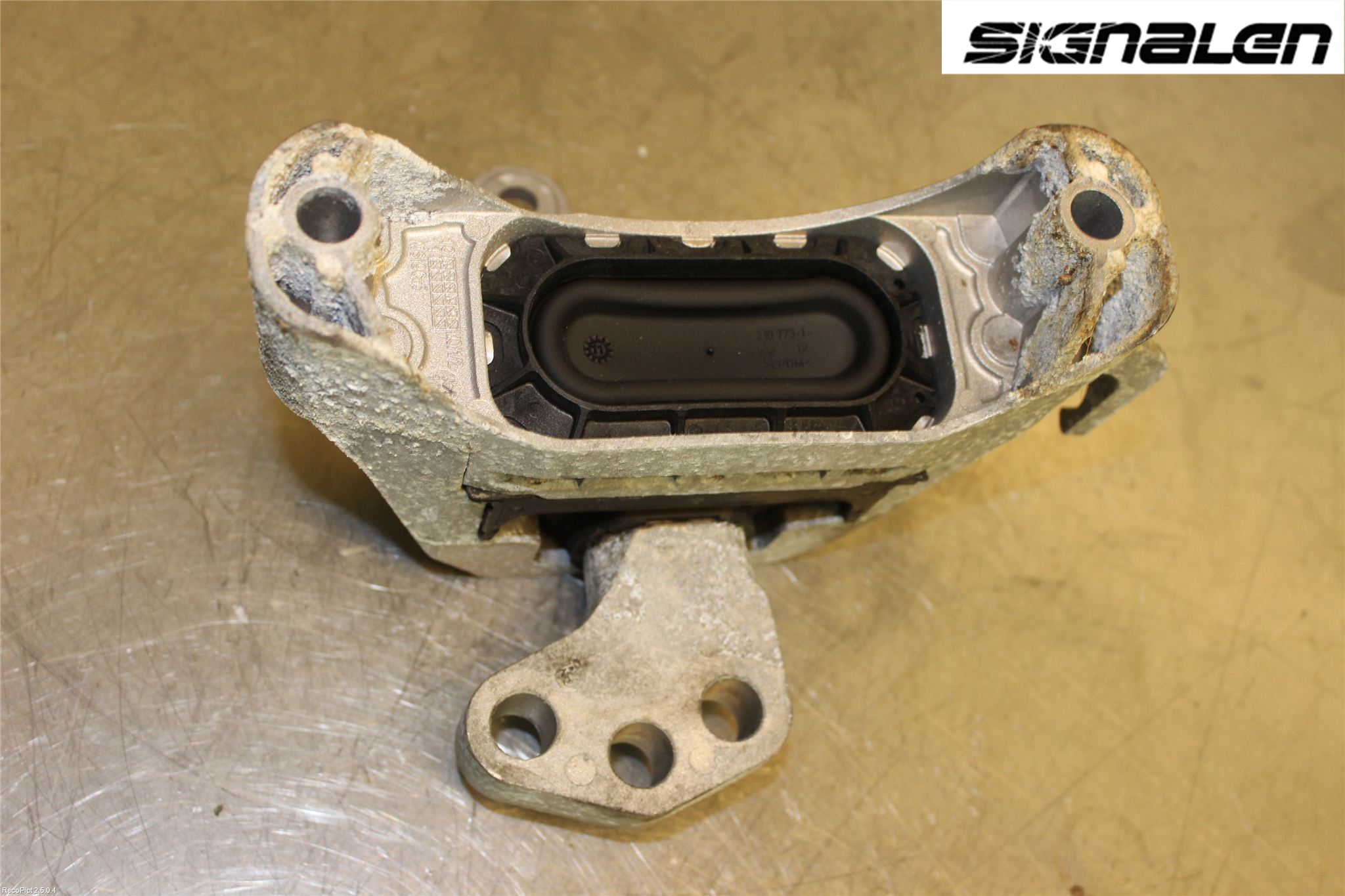 Opel ASTRA J 10-15 Motor Feste Gummi