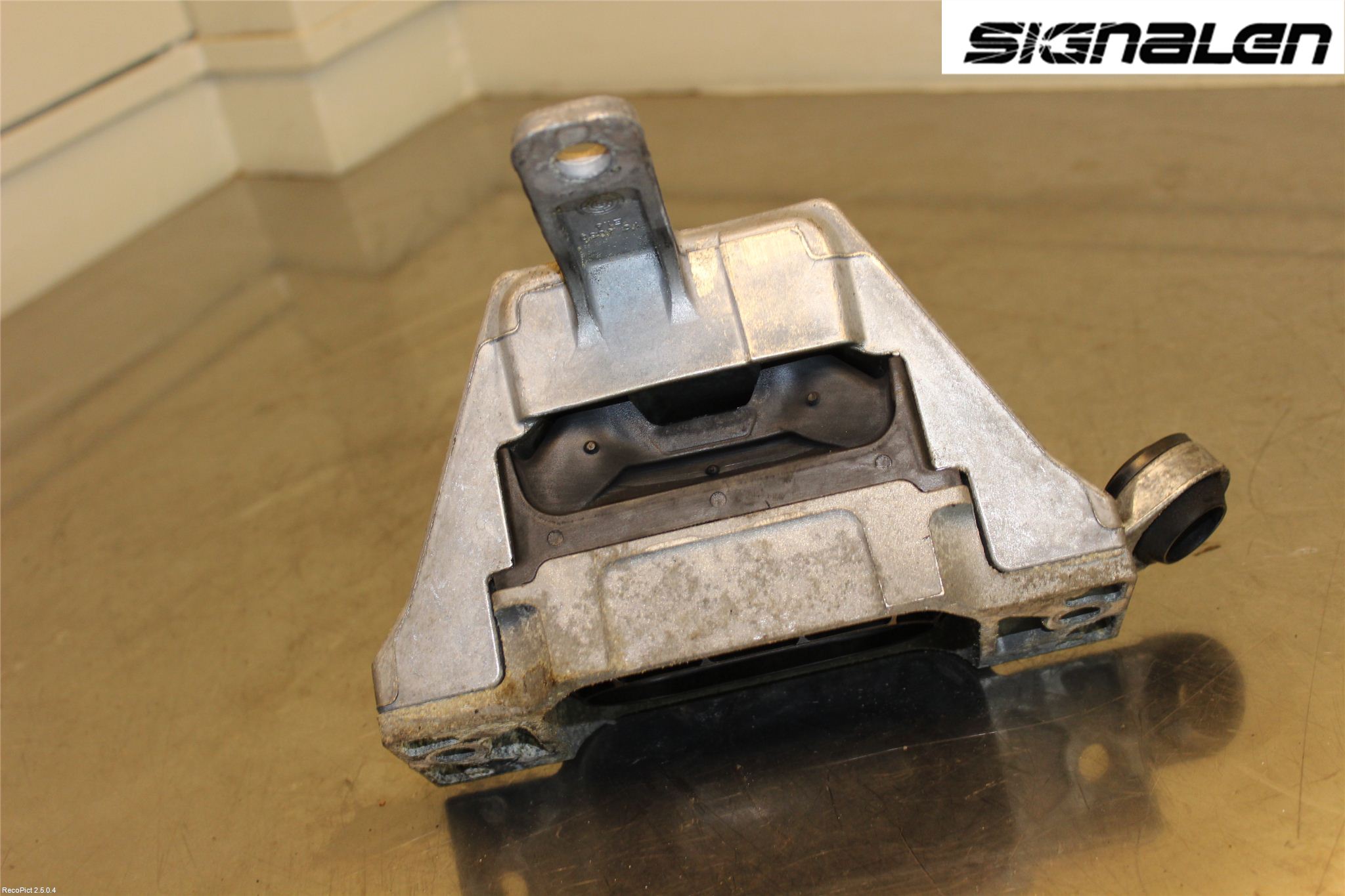 Opel INSIGNIA 09-16 Motor Feste Gummi