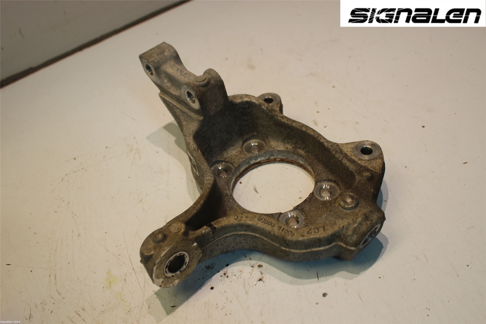 Renault LAGUNA III 11-15 Spindel Vf