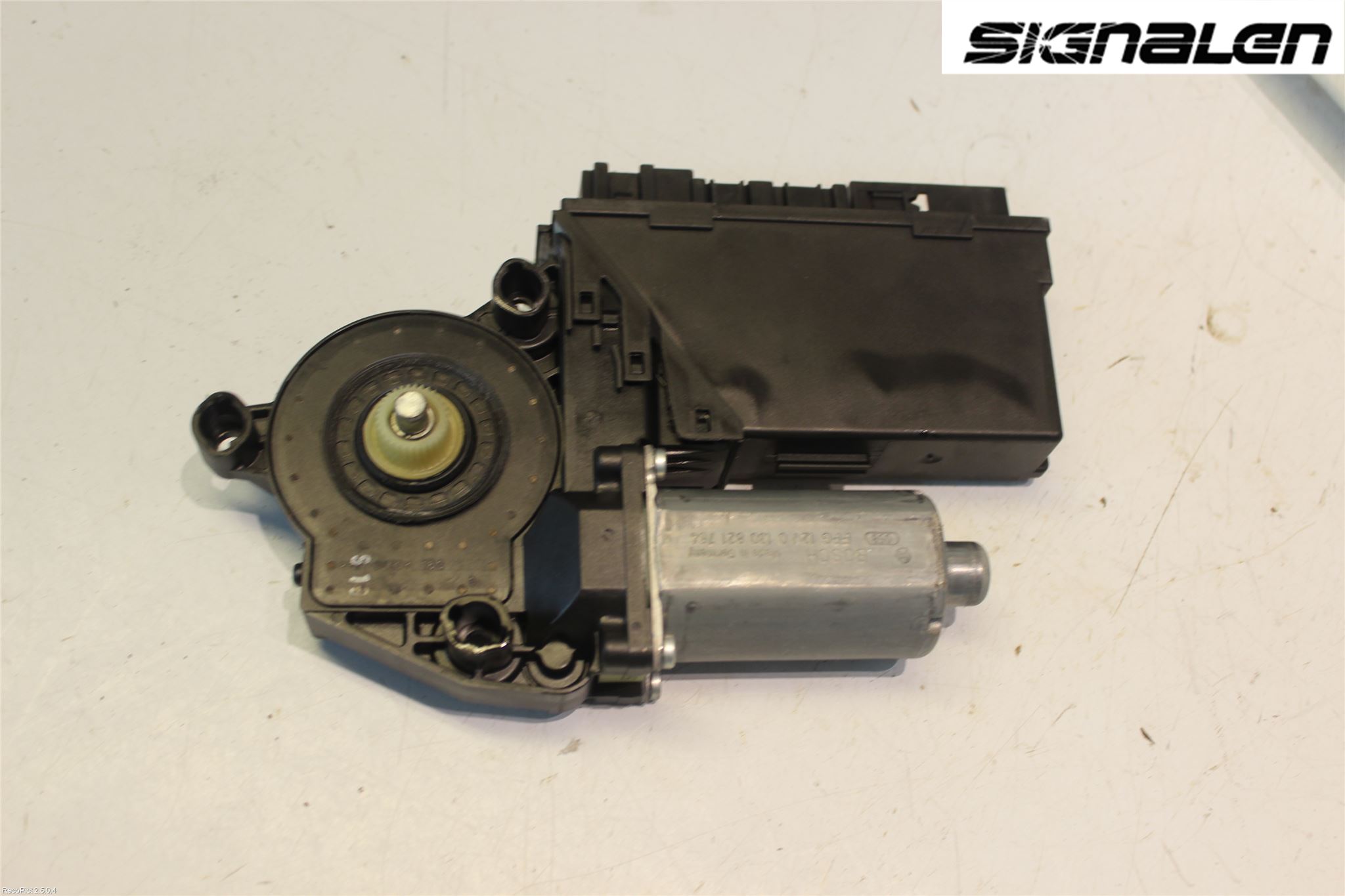 Audi A4/S4 05-07 Vindusheismotor