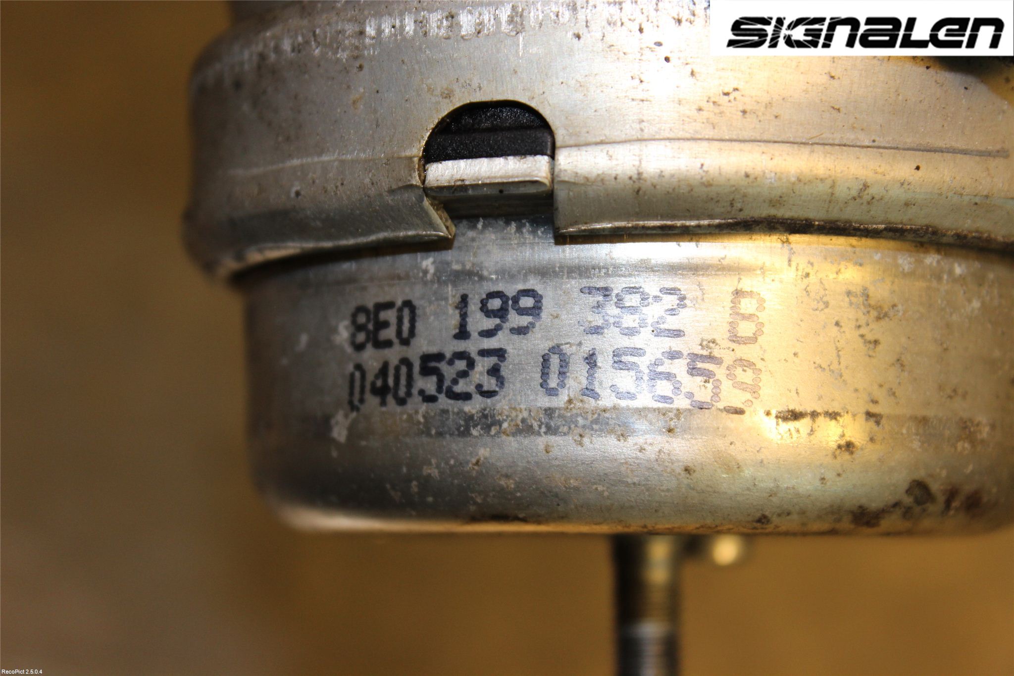 Audi A4/S4 01-05 Motor Feste Gummi