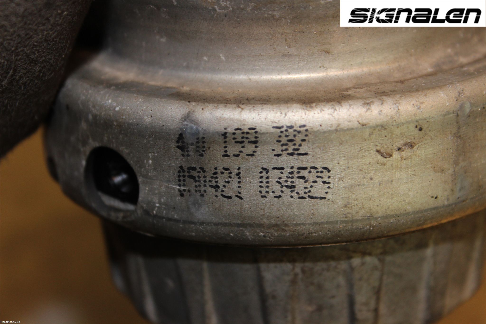 Audi A6/S6     05-11 Motor Feste Gummi