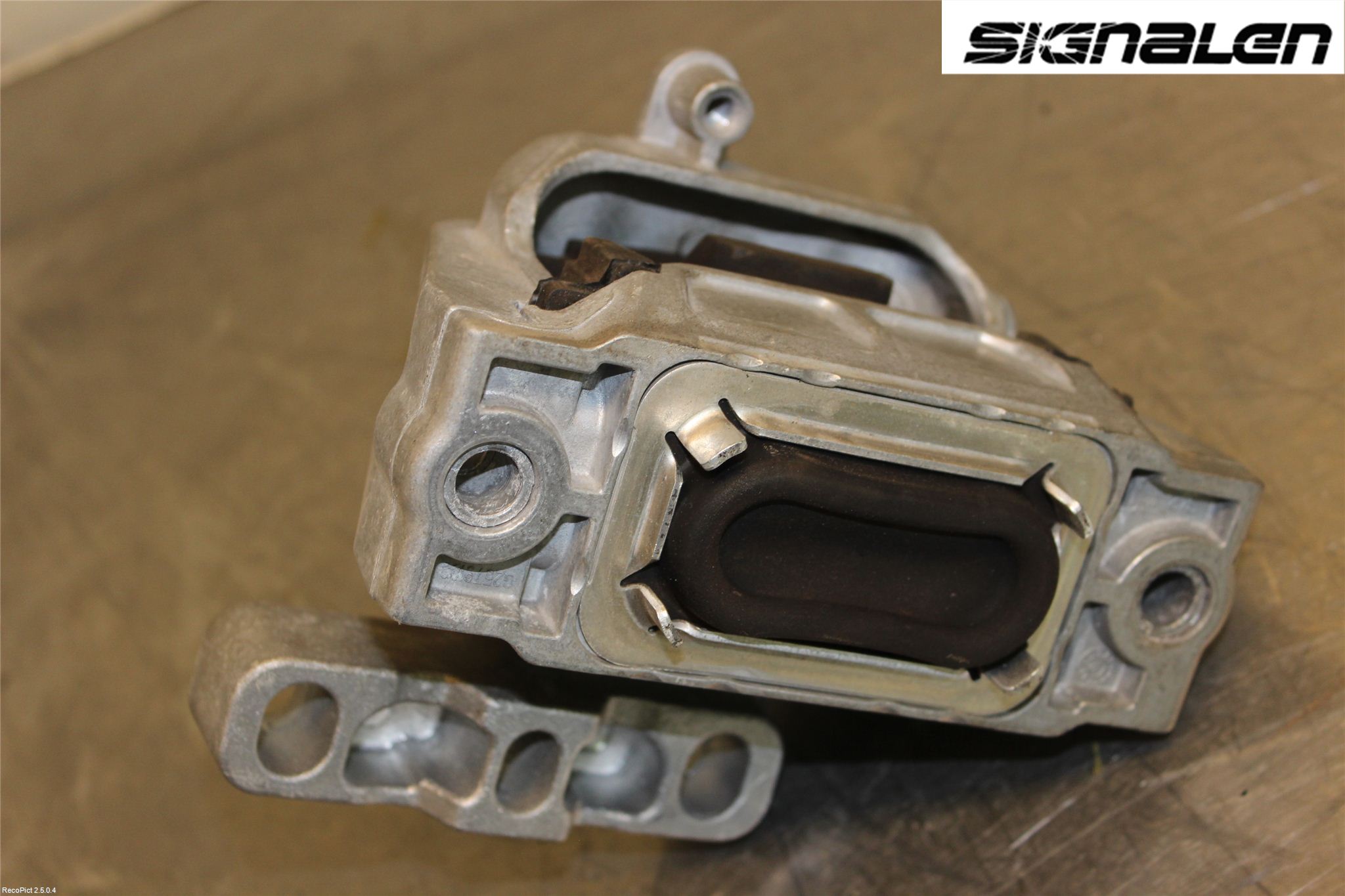 Volkswagen VW CADDY 11-15 Motor Feste Gummi