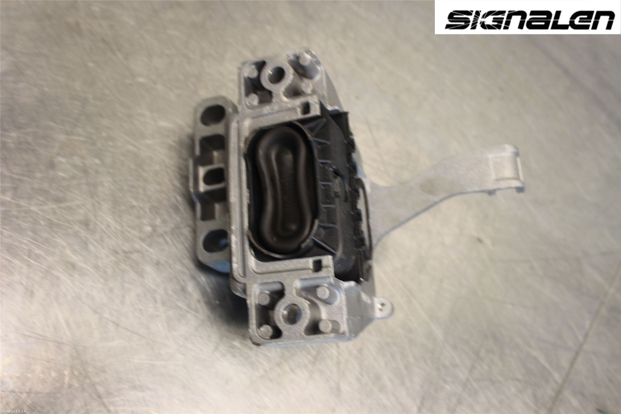 Volkswagen VW GOLF / E-GOLF VII 13-20 Motor Feste Gummi
