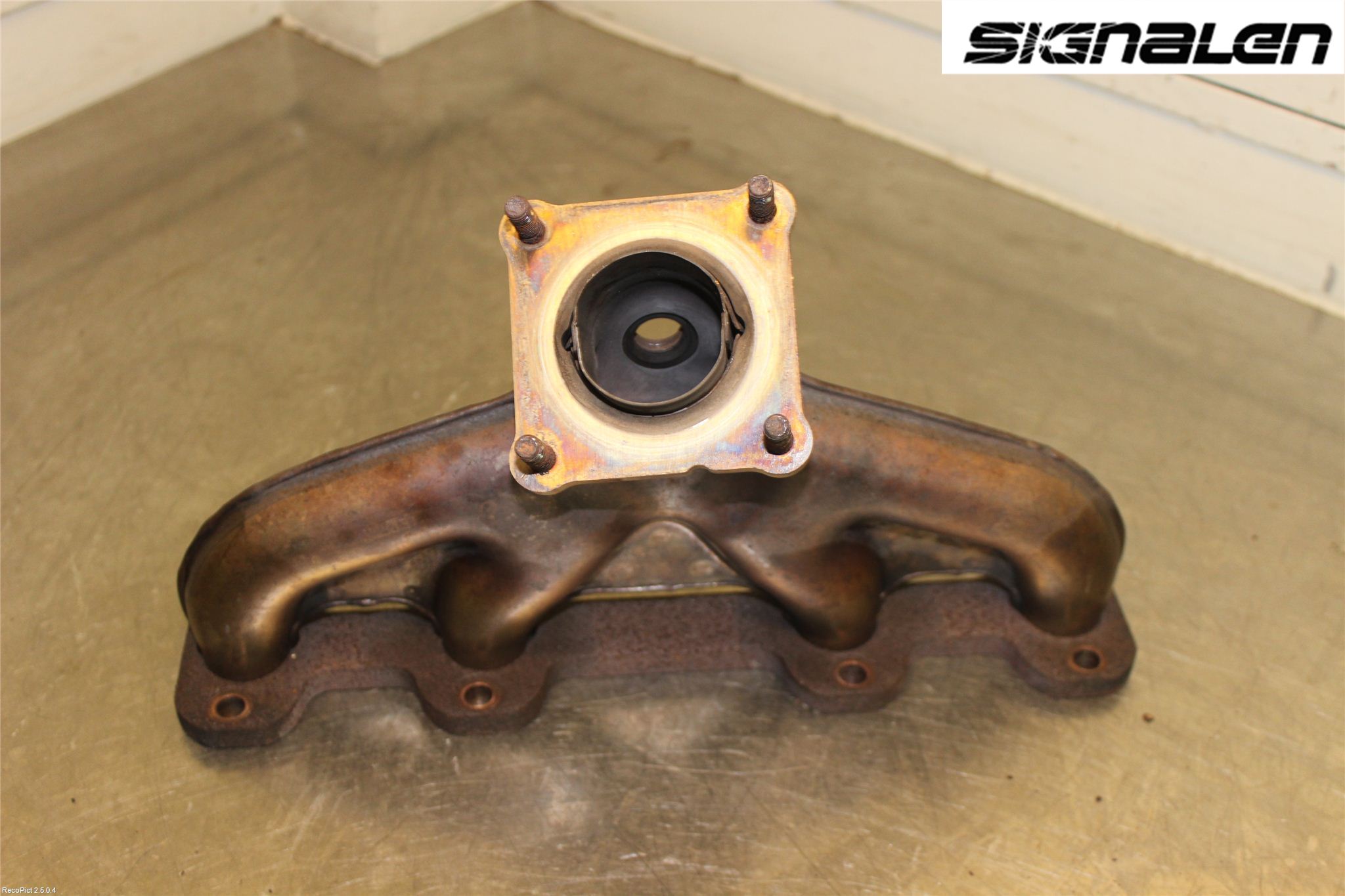 Volkswagen VW CADDY      04-10 Eksosmanifold