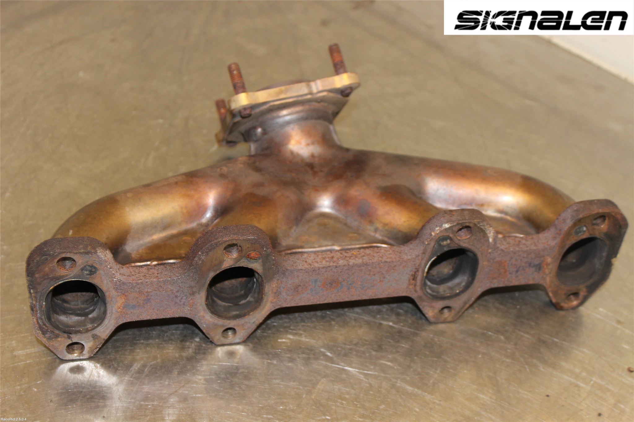 Volkswagen VW CADDY      04-10 Eksosmanifold