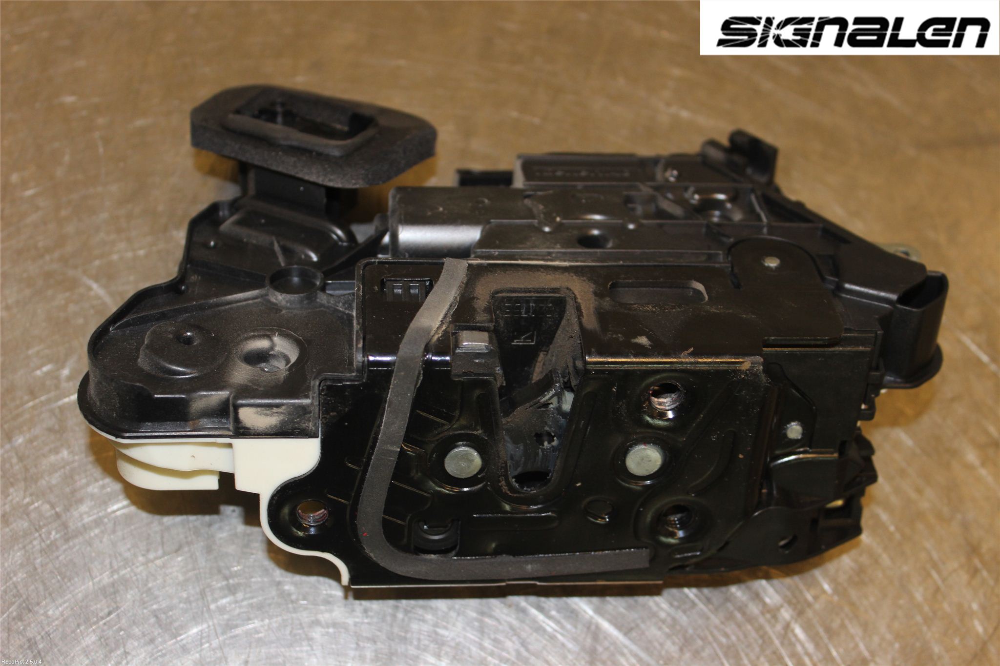 Volkswagen VW POLO 10-17 Dørlås - Låsekasse