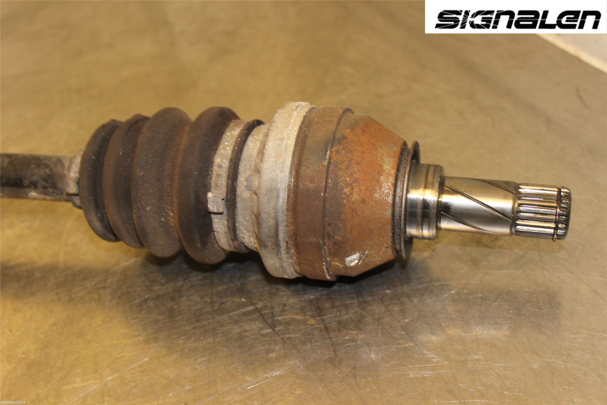 Opel ASTRA H 04-12 Drivaksel Foran Kompl Venstre