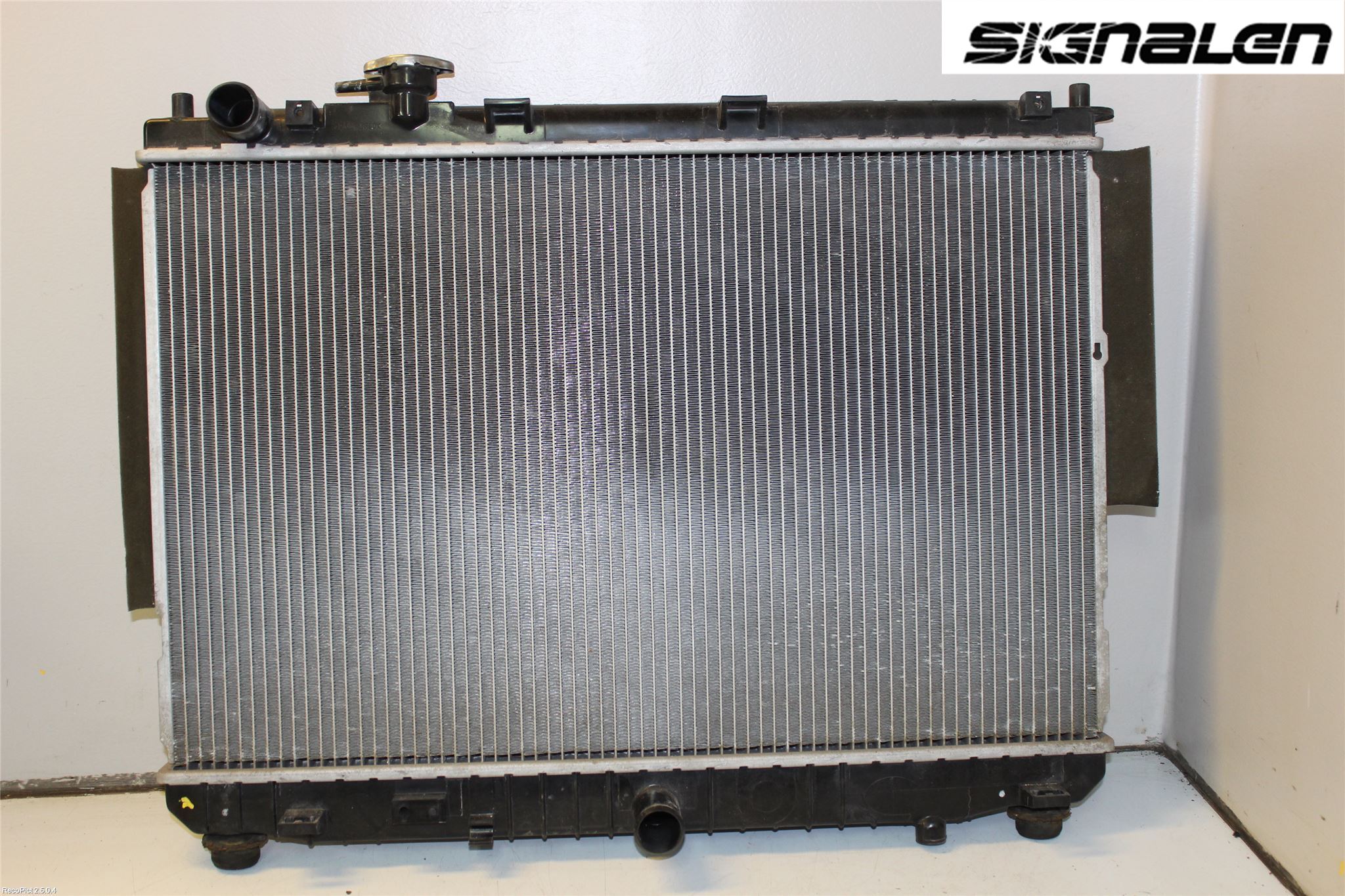 Kia CARENS I  03-06 Radiator Manuell