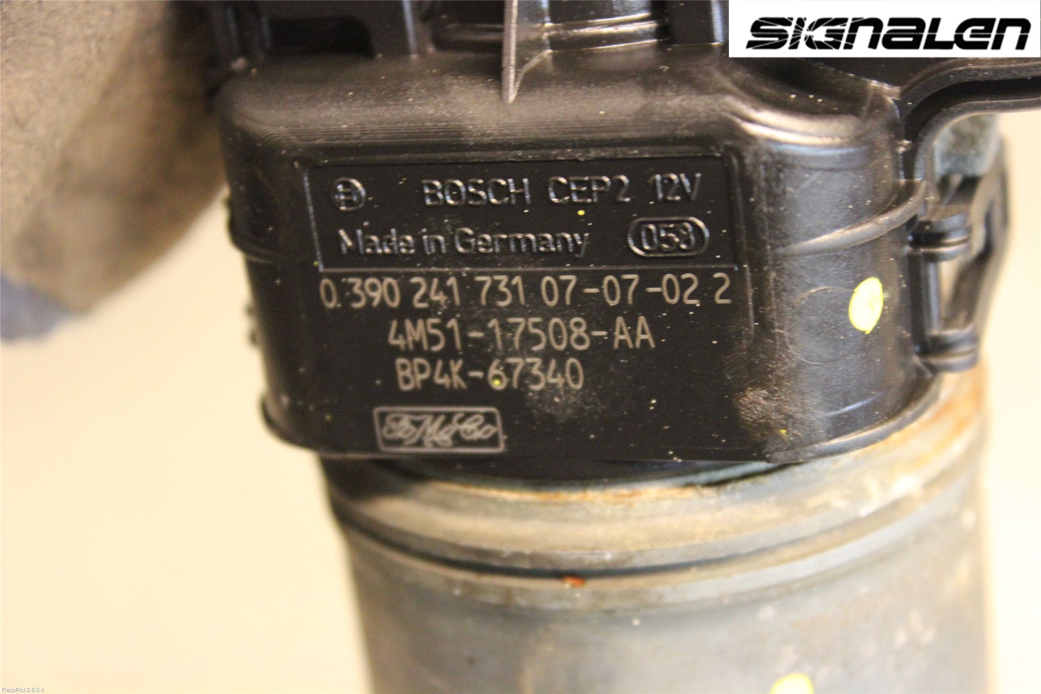 Ford FOCUS     04-07 Viskermotor Frontrute