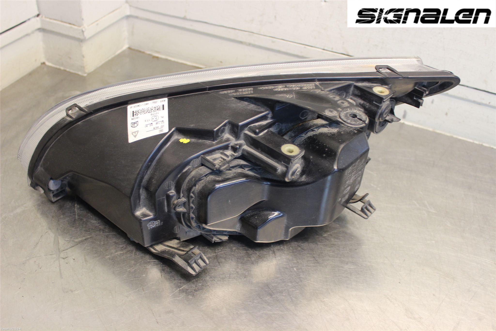 Ford FOCUS     04-07 Frontlykt Høyre