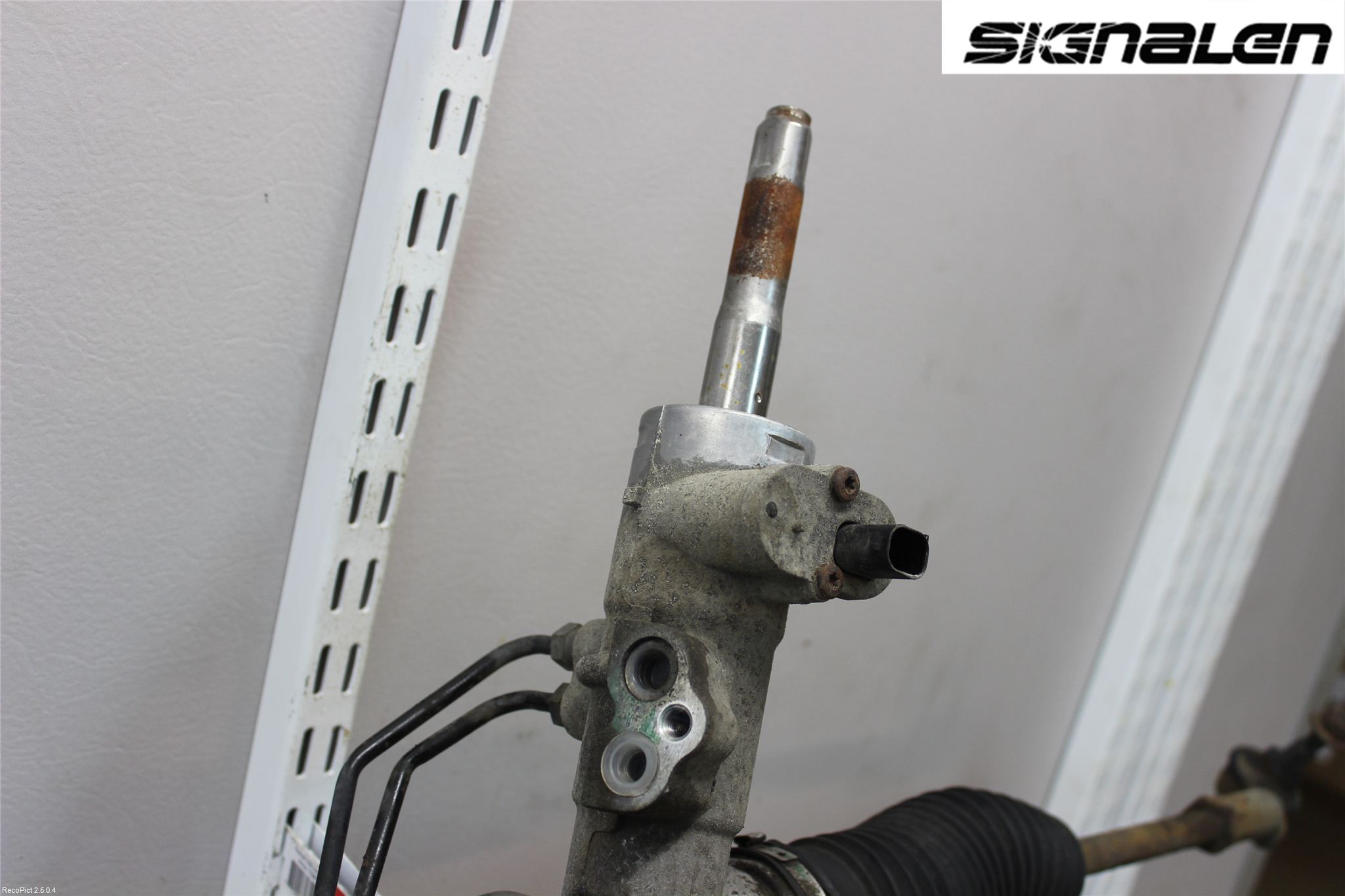 Ford FOCUS     04-07 Servo Snekke - Tannstang