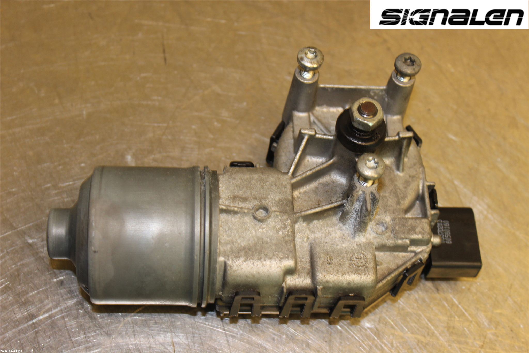Ford FOCUS     04-07 Viskermotor Frontrute