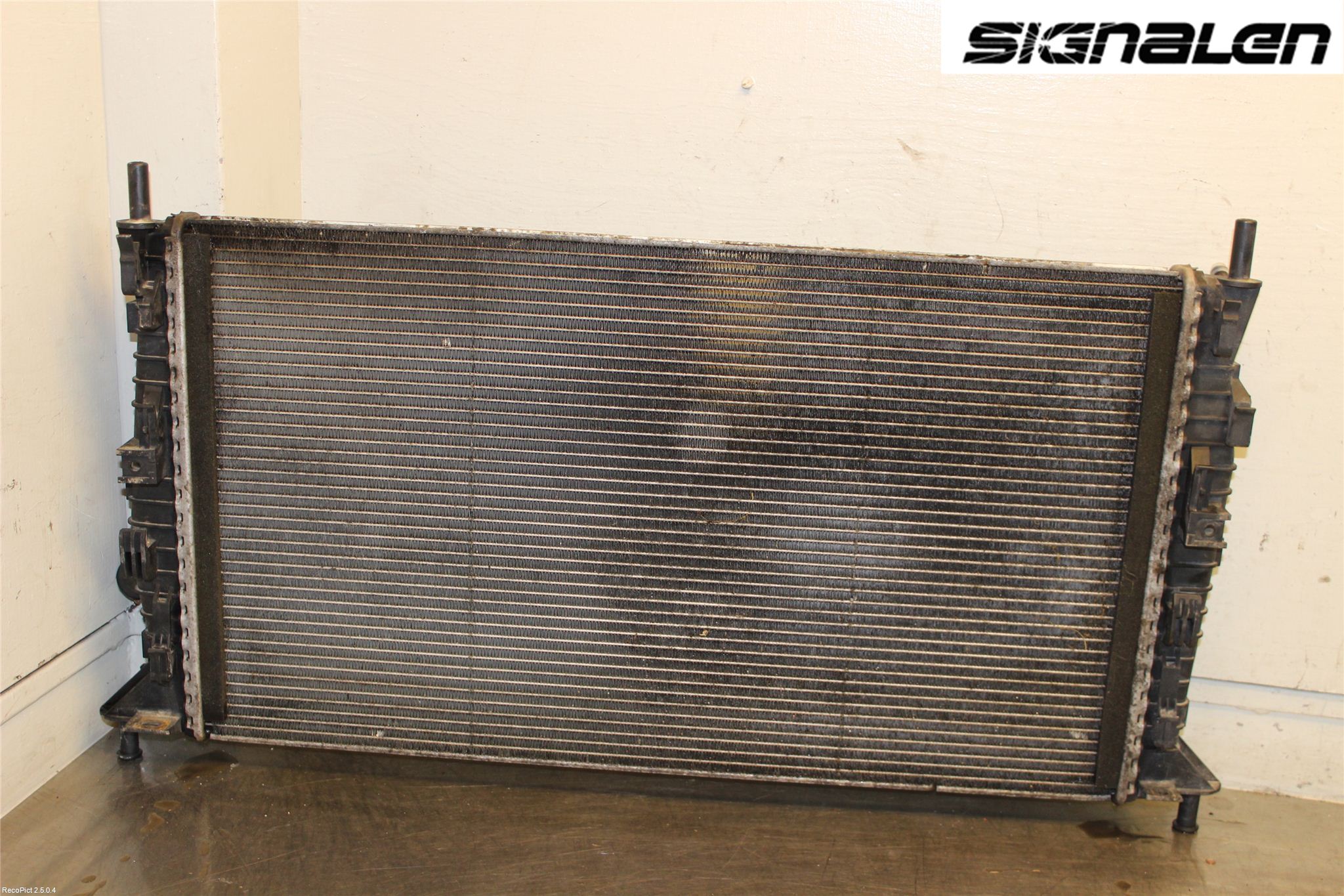 Ford FOCUS     04-07 Radiator Manuell