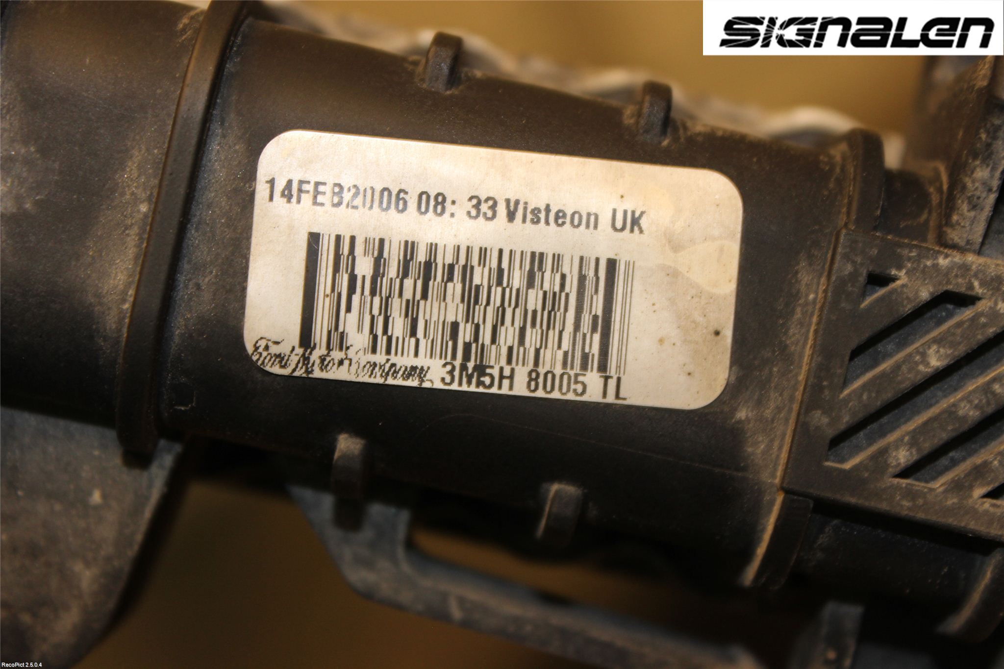 Ford FOCUS     04-07 Radiator Manuell