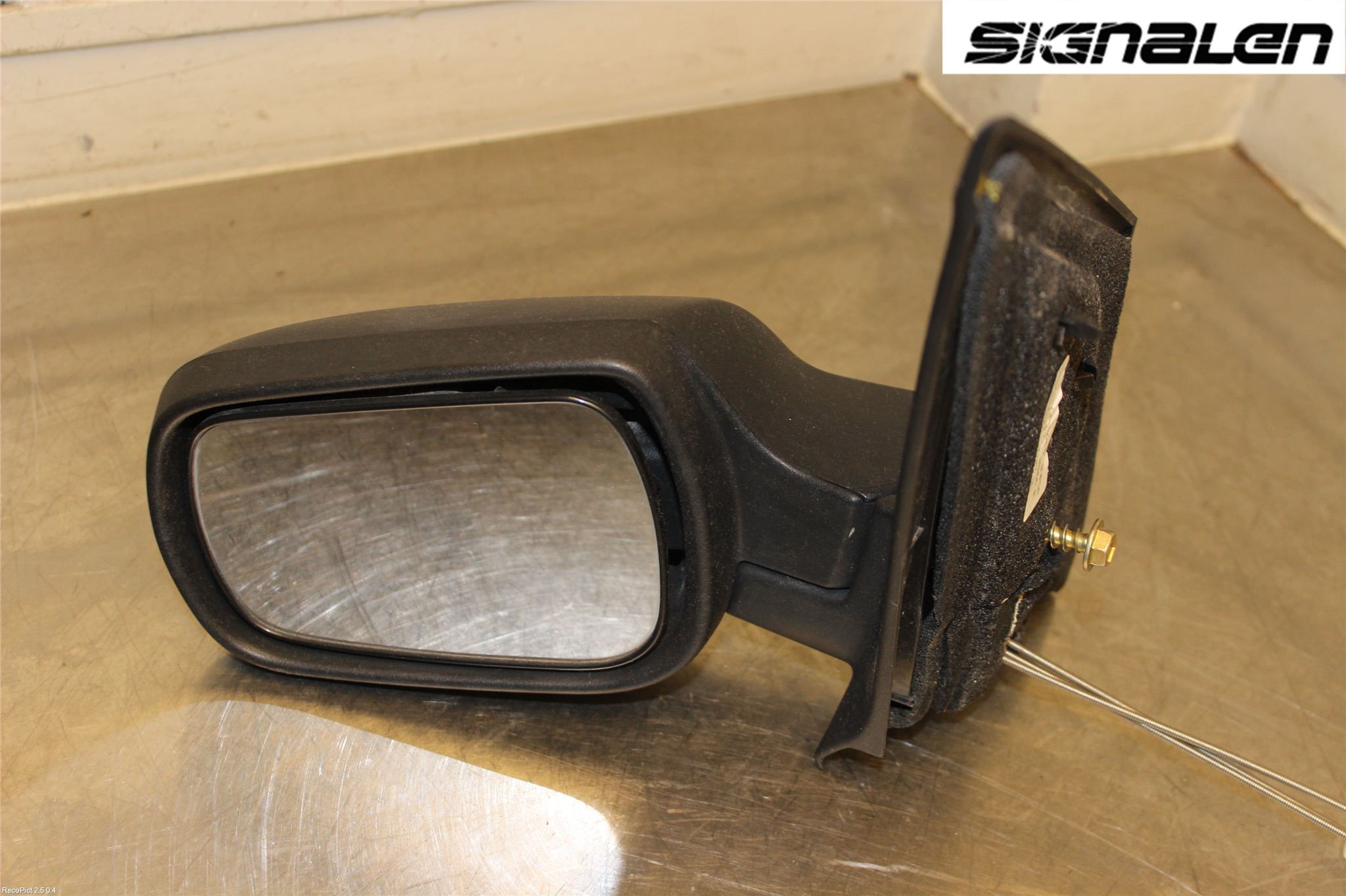Ford FIESTA     06-08 Speil V M-Innvjustering