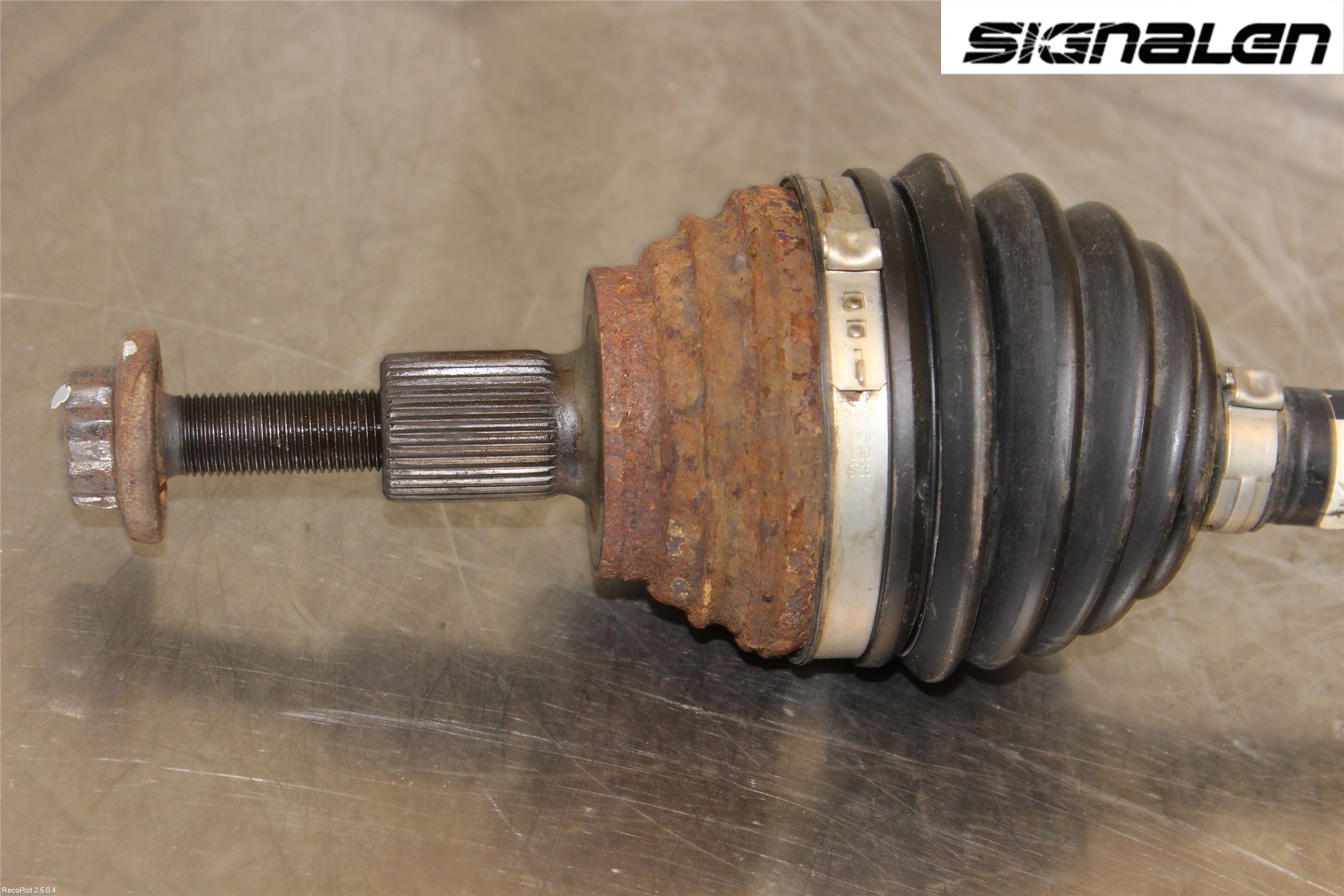 Volkswagen VW GOLF VI 09-13 Drivaksel Foran Kompl Venstre