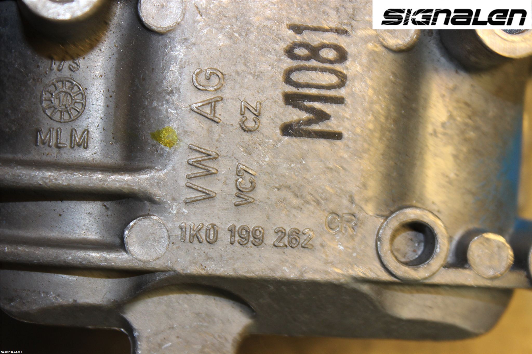 Volkswagen VW PASSAT 11-14 Motor Feste Gummi