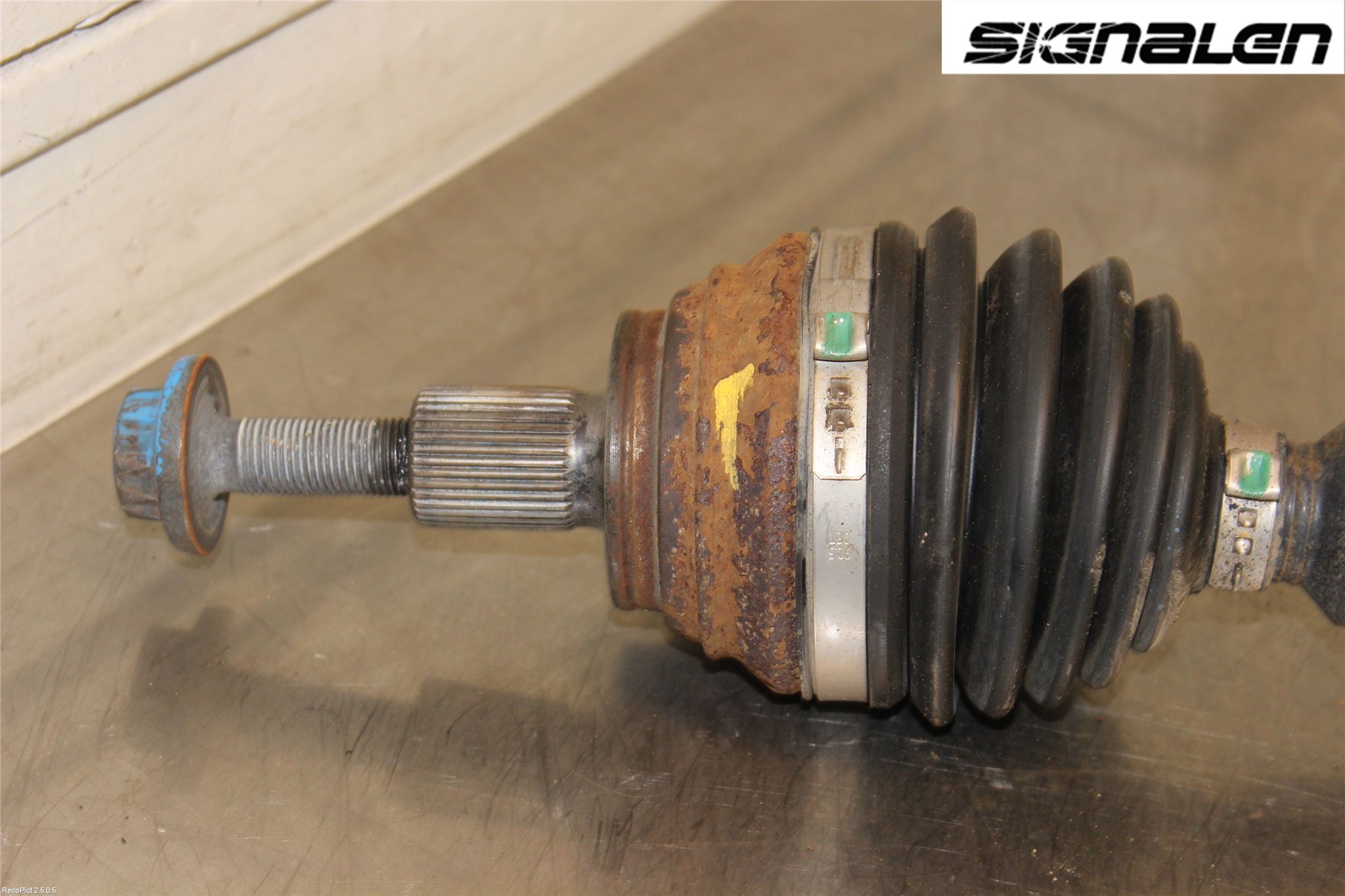 Volkswagen VW GOLF VI 09-13 Drivaksel Foran Kompl Høyre