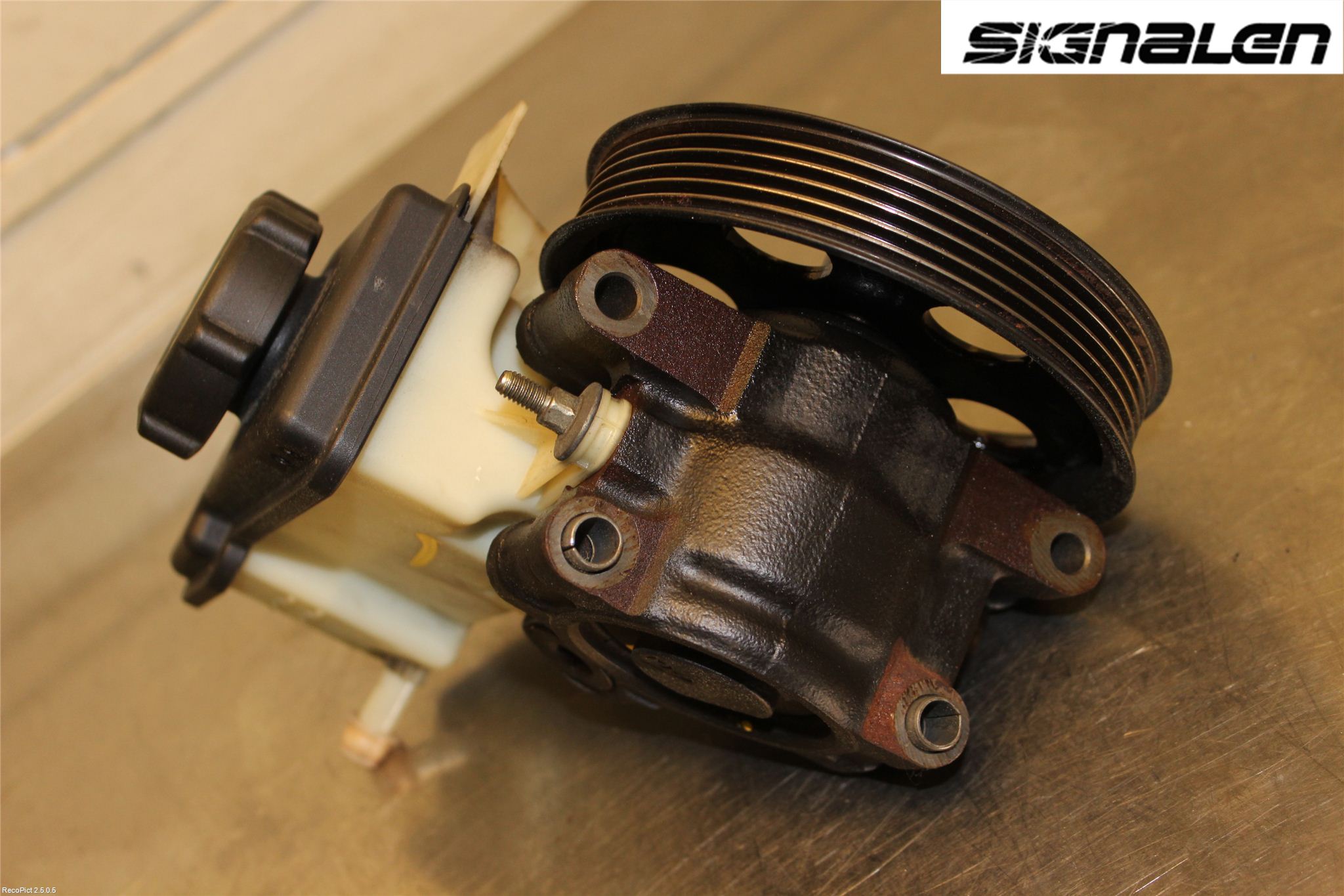 Ford MONDEO     01-06 Servo Pumpe