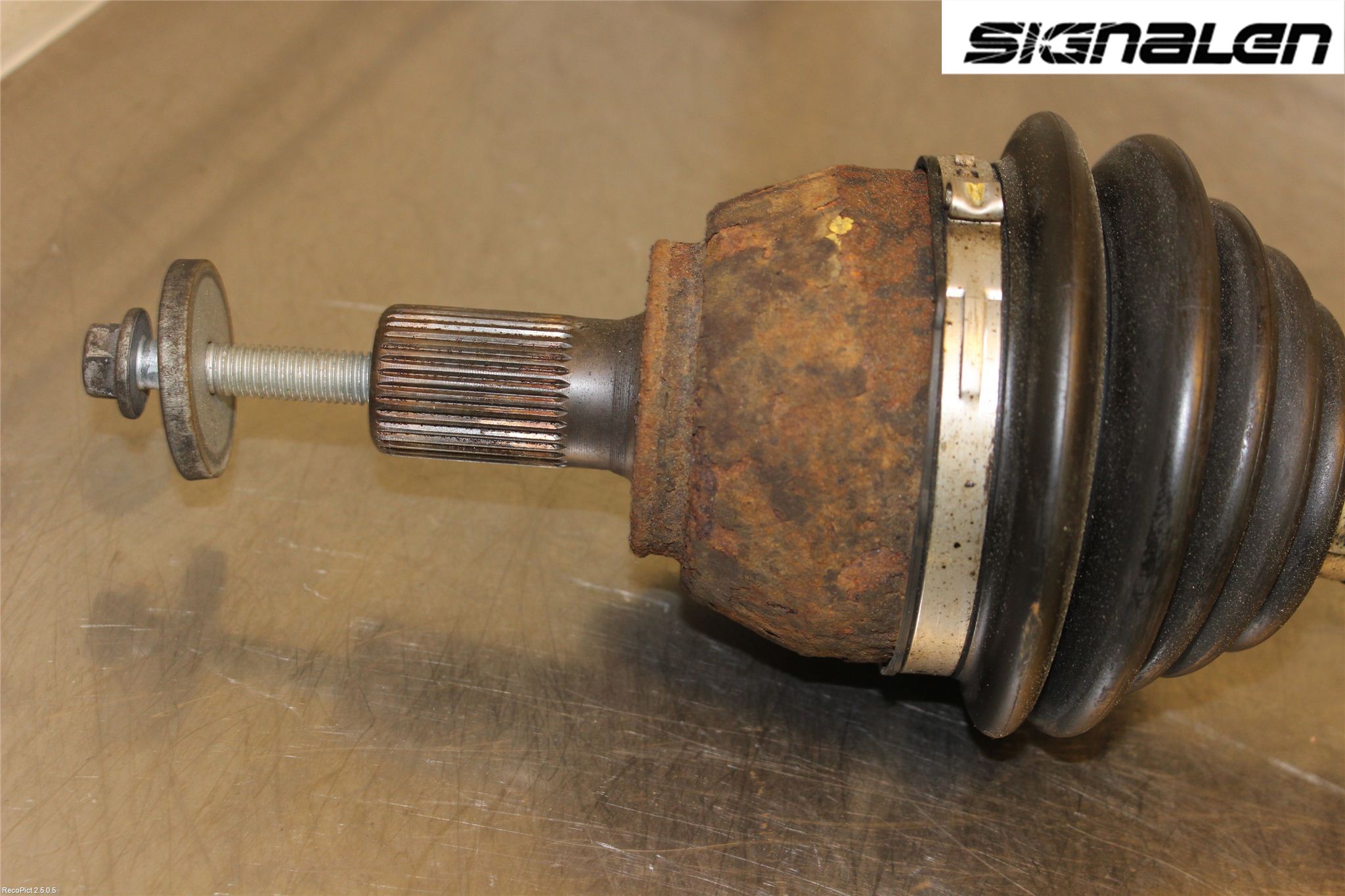 Ford FOCUS 08-11 Drivaksel Foran Kompl Venstre