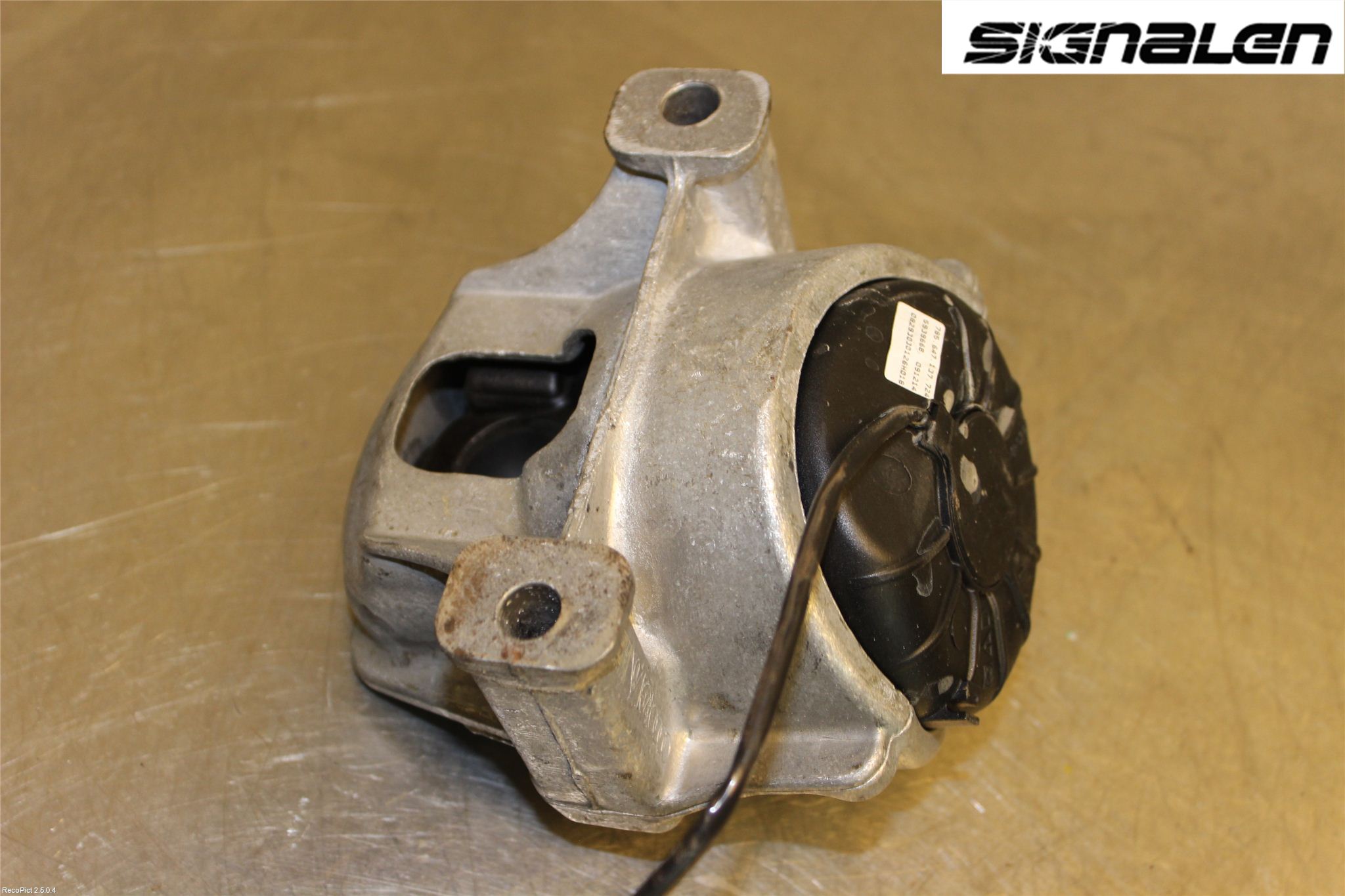 Audi A4 12-15 Motor Feste Gummi