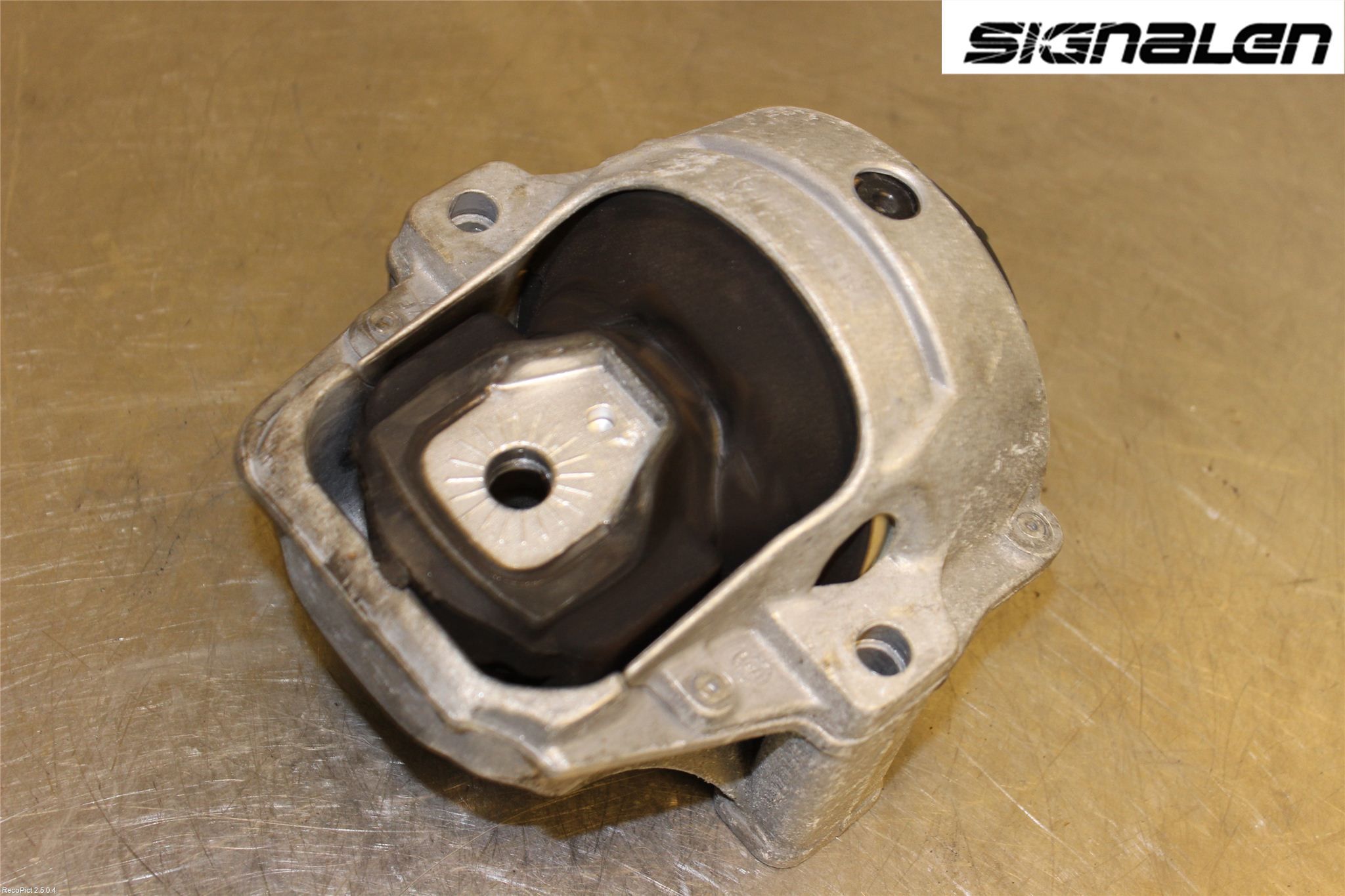 Audi A4 12-15 Motor Feste Gummi