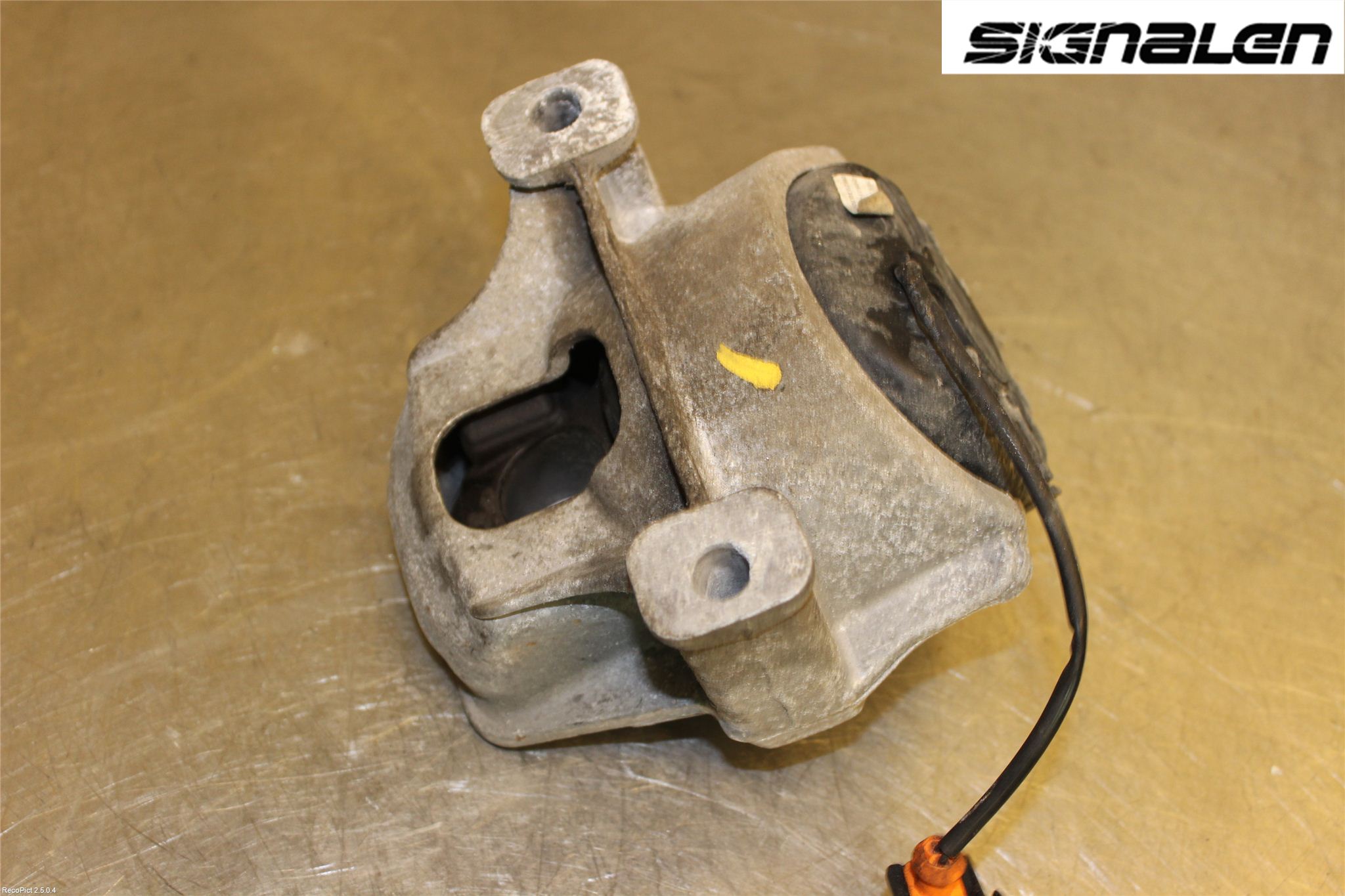 Audi A4 12-15 Motor Feste Gummi