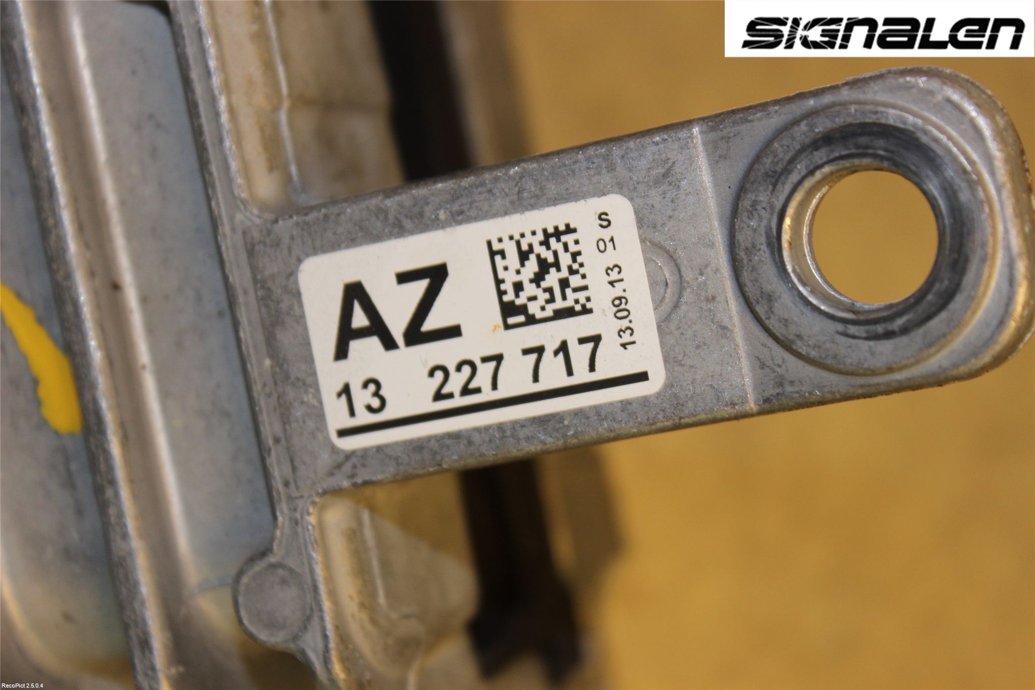 Opel INSIGNIA 09-16 Motor Feste Gummi