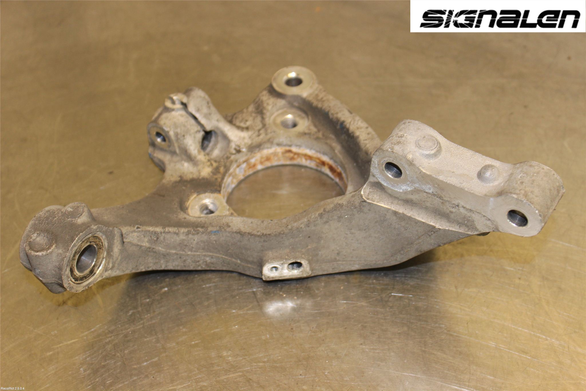 Opel INSIGNIA 09-16 Spindel Hf