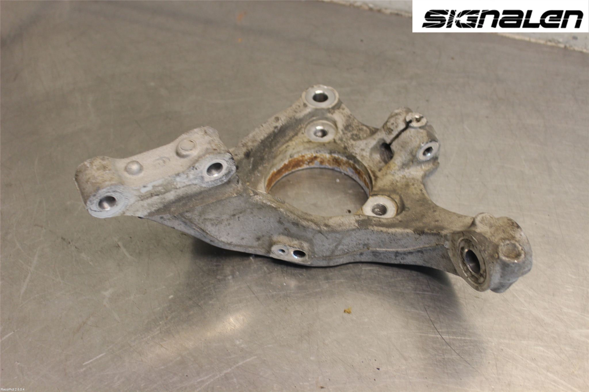 Opel INSIGNIA 09-16 Spindel Vf