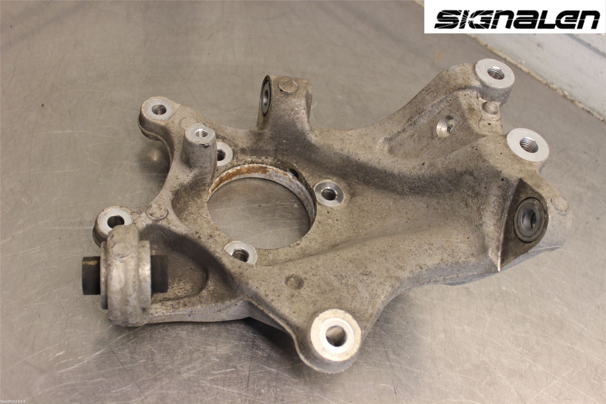 Opel INSIGNIA 09-16 Spindel Vb