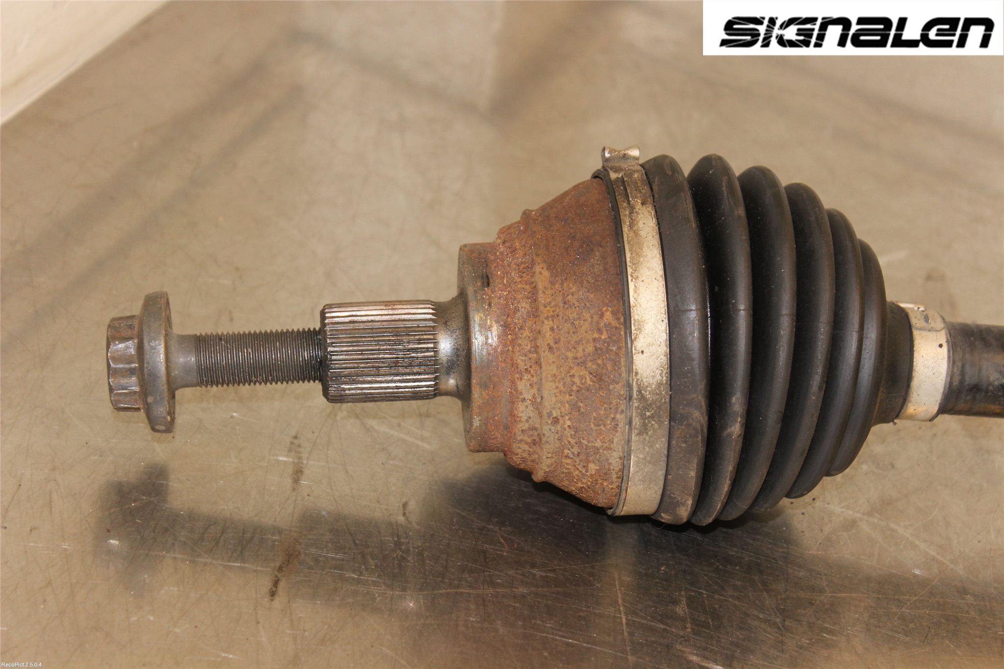 Volkswagen VW GOLF PLUS/CROSS GOLF 04-14 Drivaksel Foran Kompl Venstre