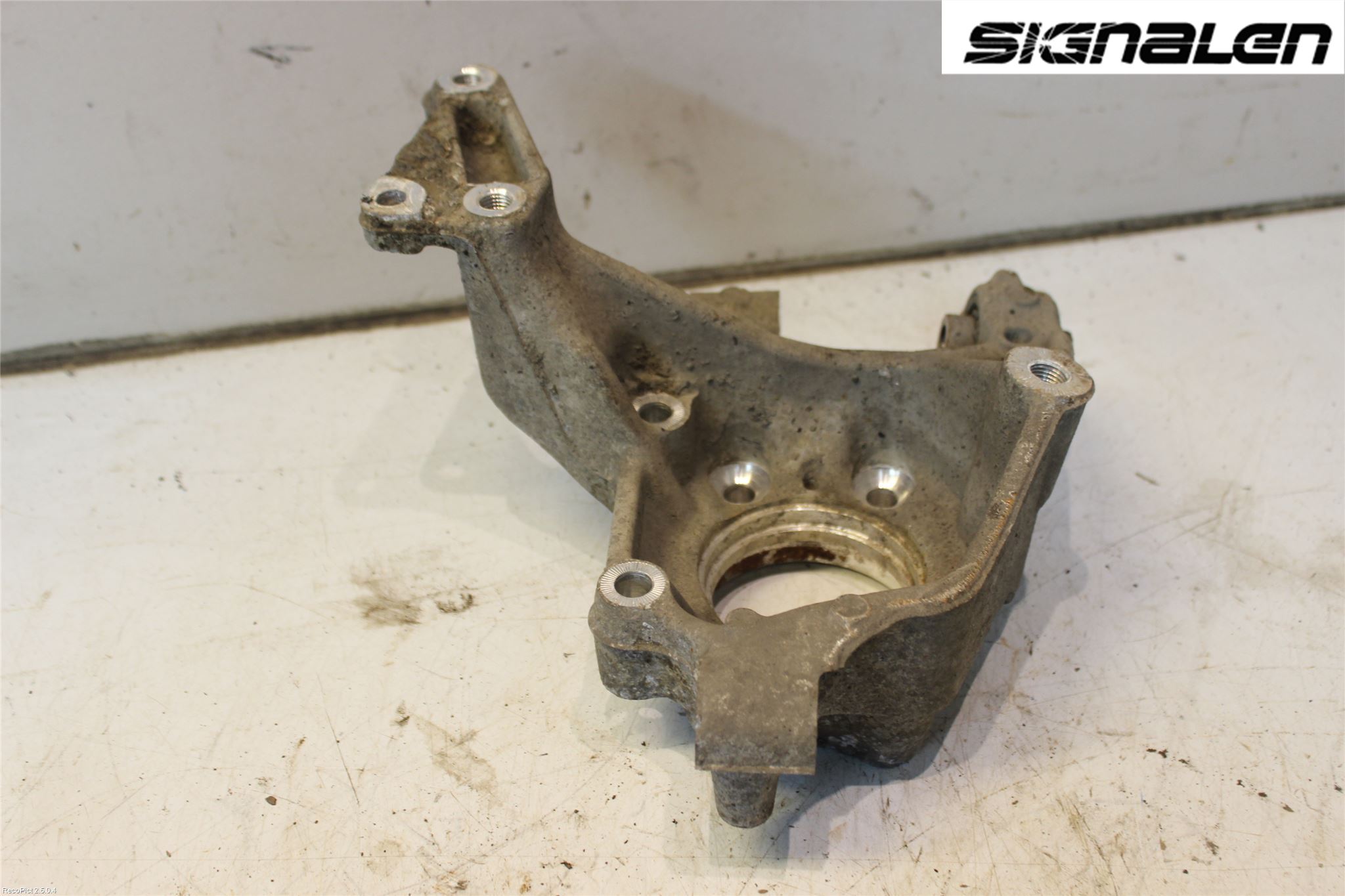 Volkswagen VW PASSAT 05-11 Spindel Vb