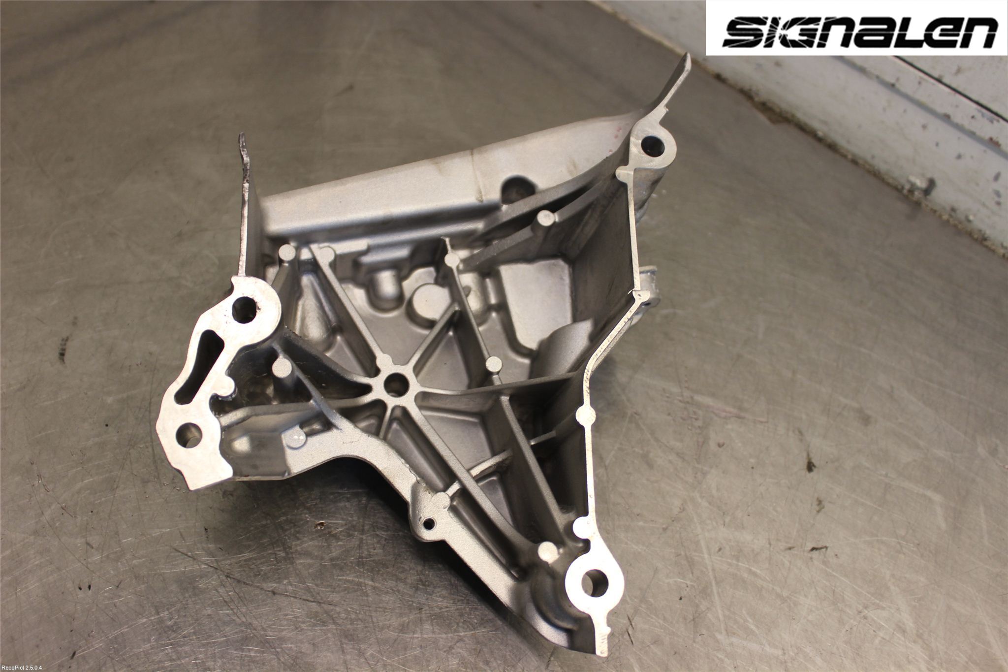 Volkswagen VW GOLF / E-GOLF VII 13-20 Motor Feste Stål-Alu
