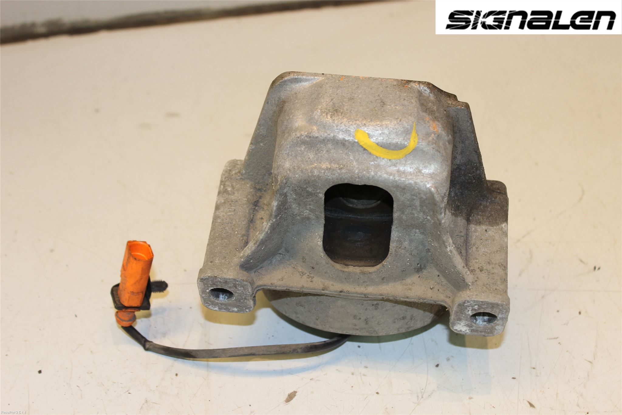 Audi A4 12-15 Motor Feste Gummi