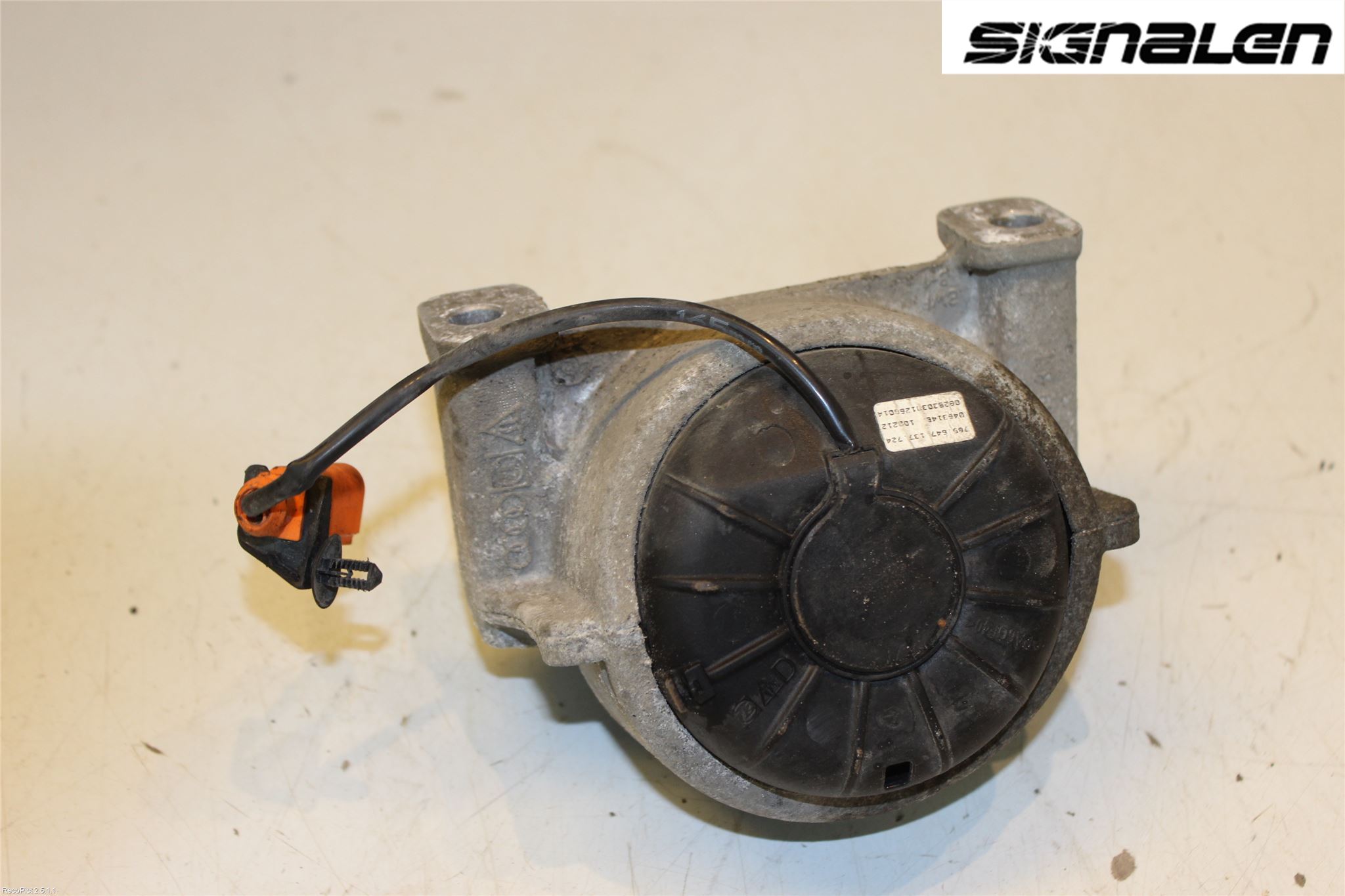 Audi A4 12-15 Motor Feste Gummi