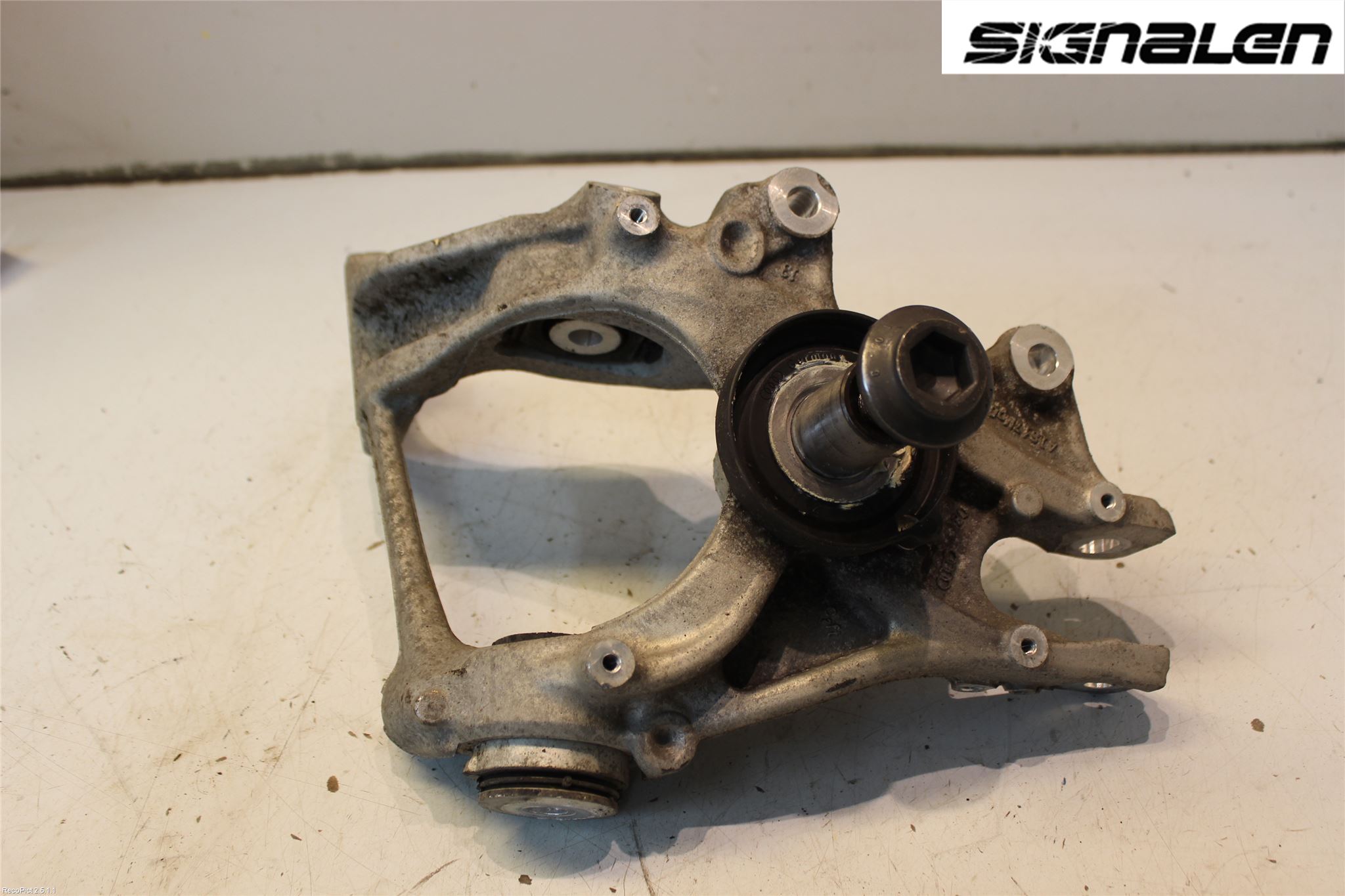 Audi A4 12-15 Spindel Vb