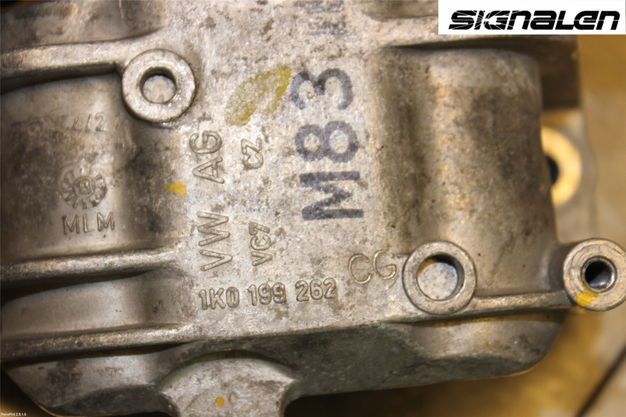 Volkswagen VW PASSAT 11-14 Motor Feste Gummi